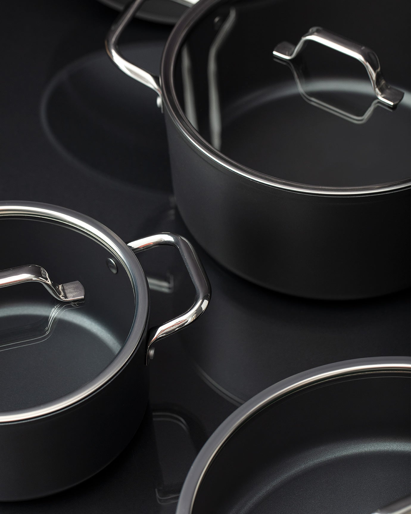 Titanium Profesional  Cookware Set - Madame Coco JO