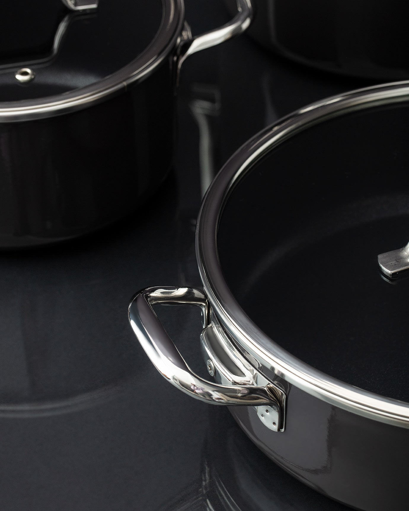 Titanium Enamelled Cookware Set - Madame Coco JO