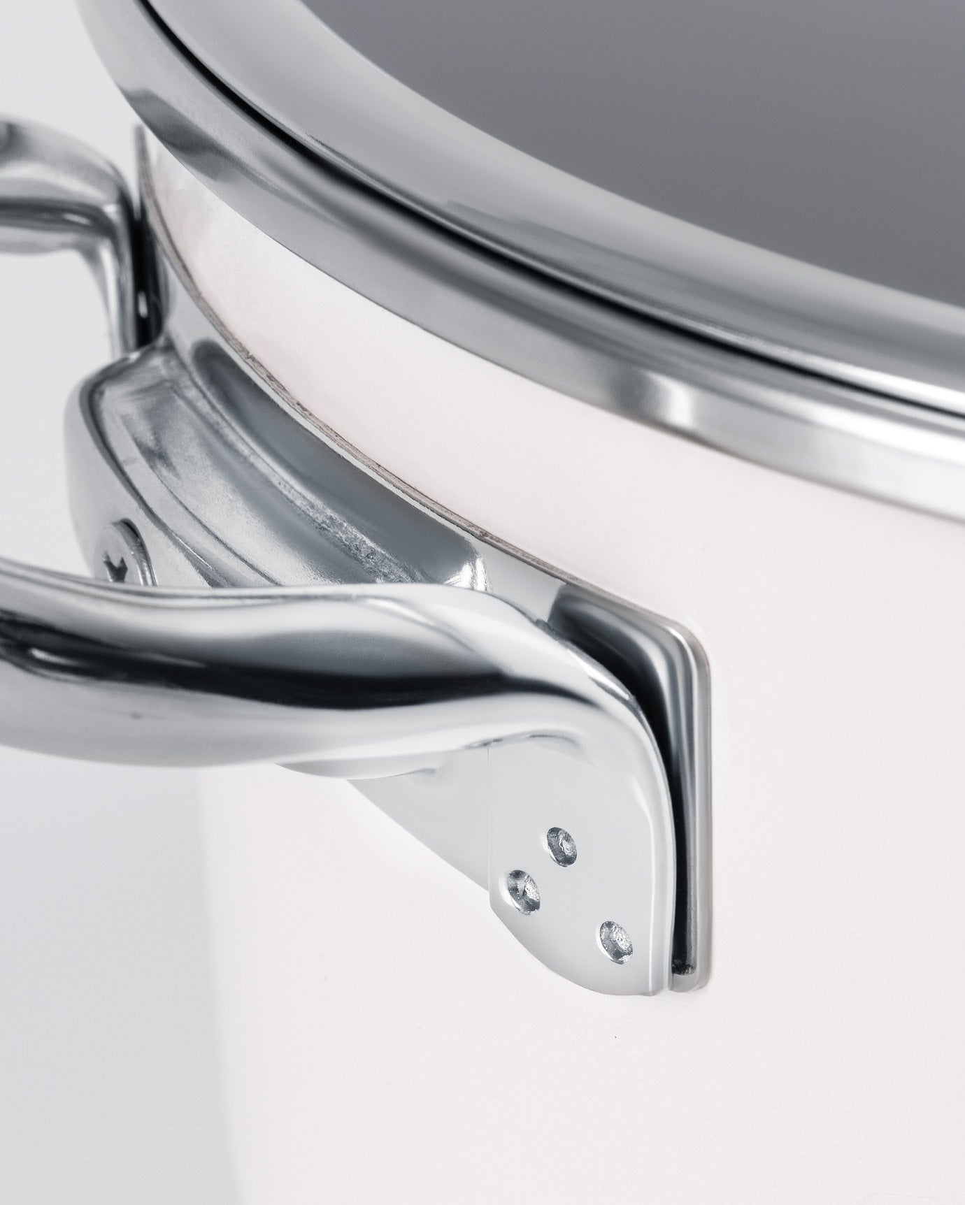 Titanium Enamelled Cookware Set - Madame Coco JO