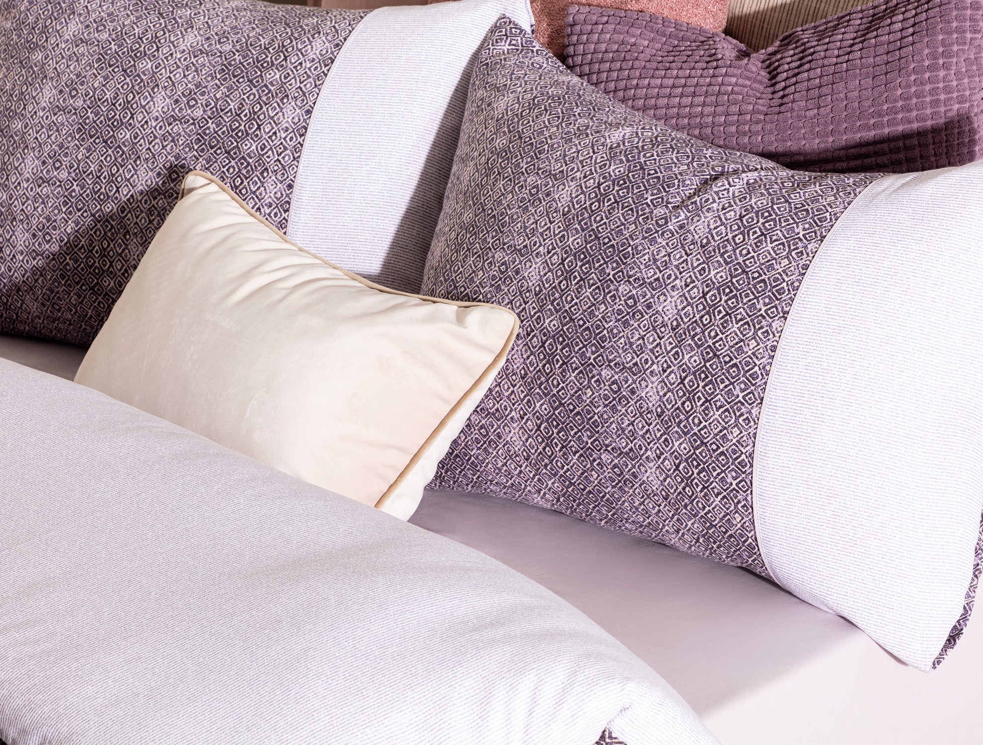 Diane Duvet Cover Set - Coco Crep Patterned - Madame Coco JO