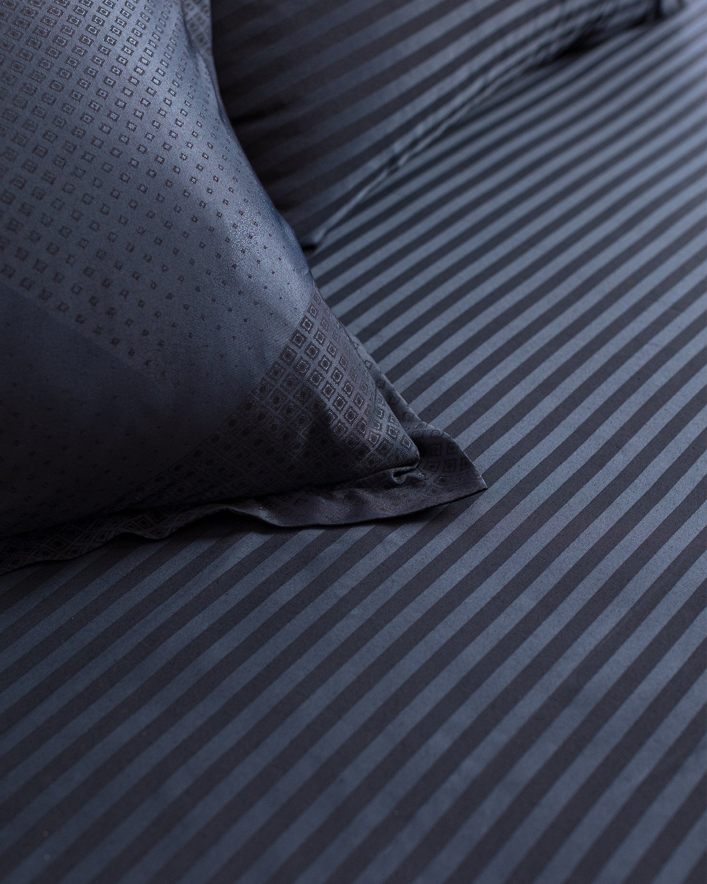Diyon King Size Duvet Cover Set - Jacquard Satin - Madame Coco JO