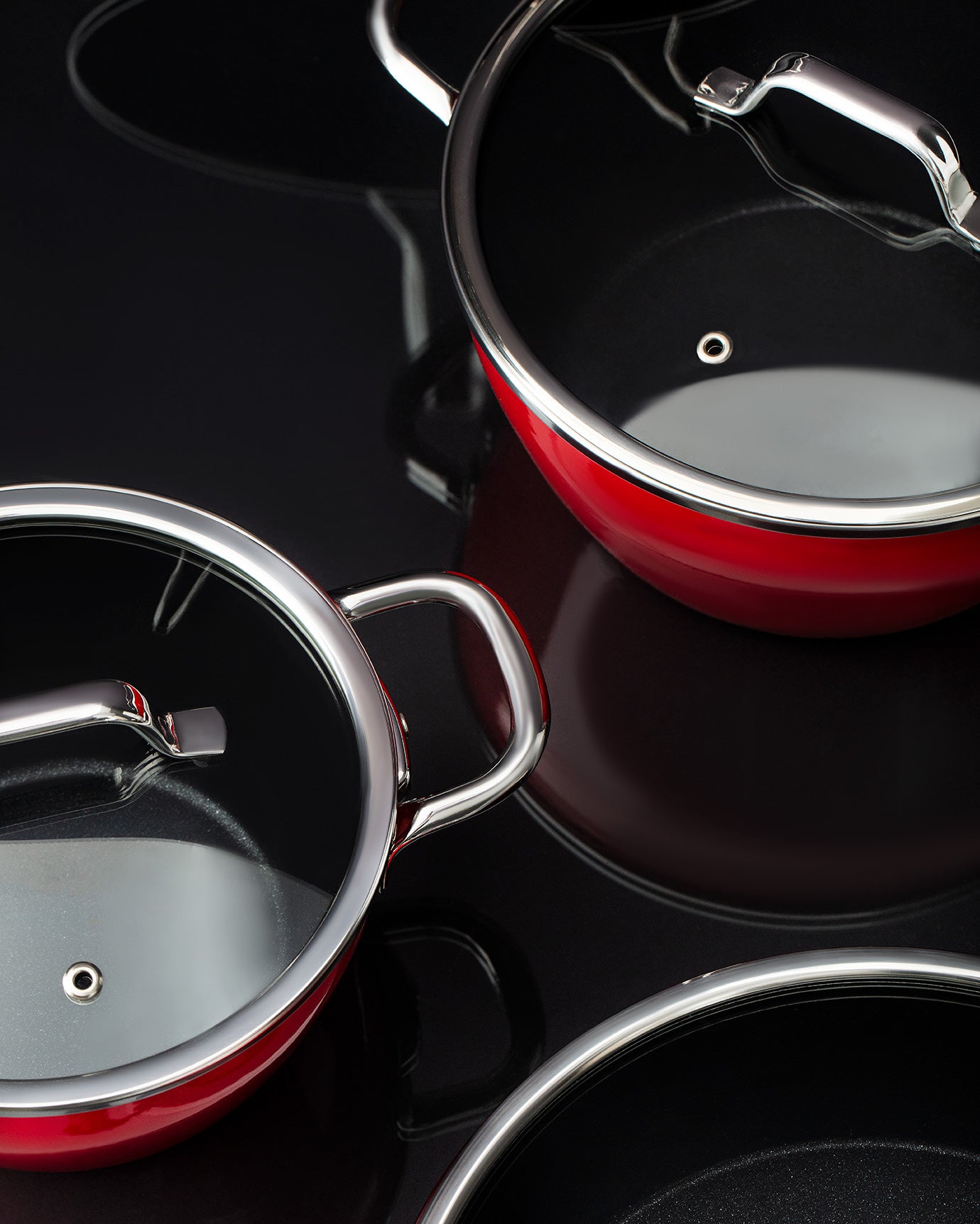 Titanium Enamelled Cookware Set - Madame Coco JO