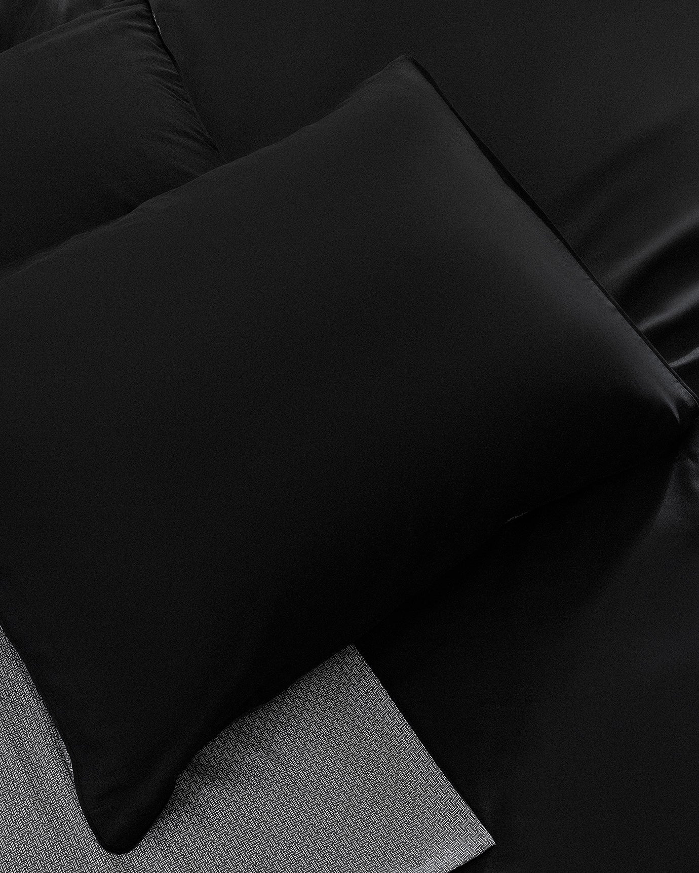 Vachel King Size Printed Satin Duvet Cover Set - Madame Coco JO