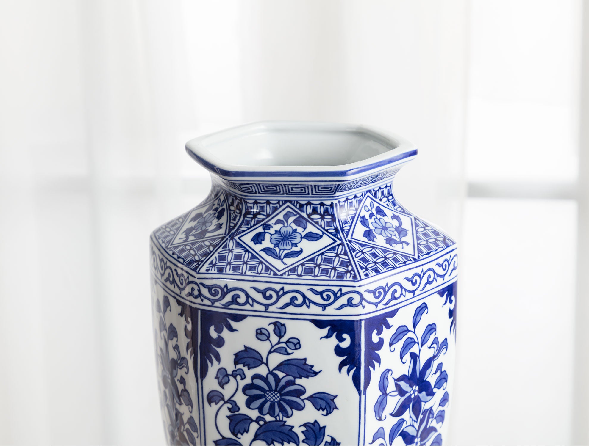 Versay Vase - Madame Coco JO