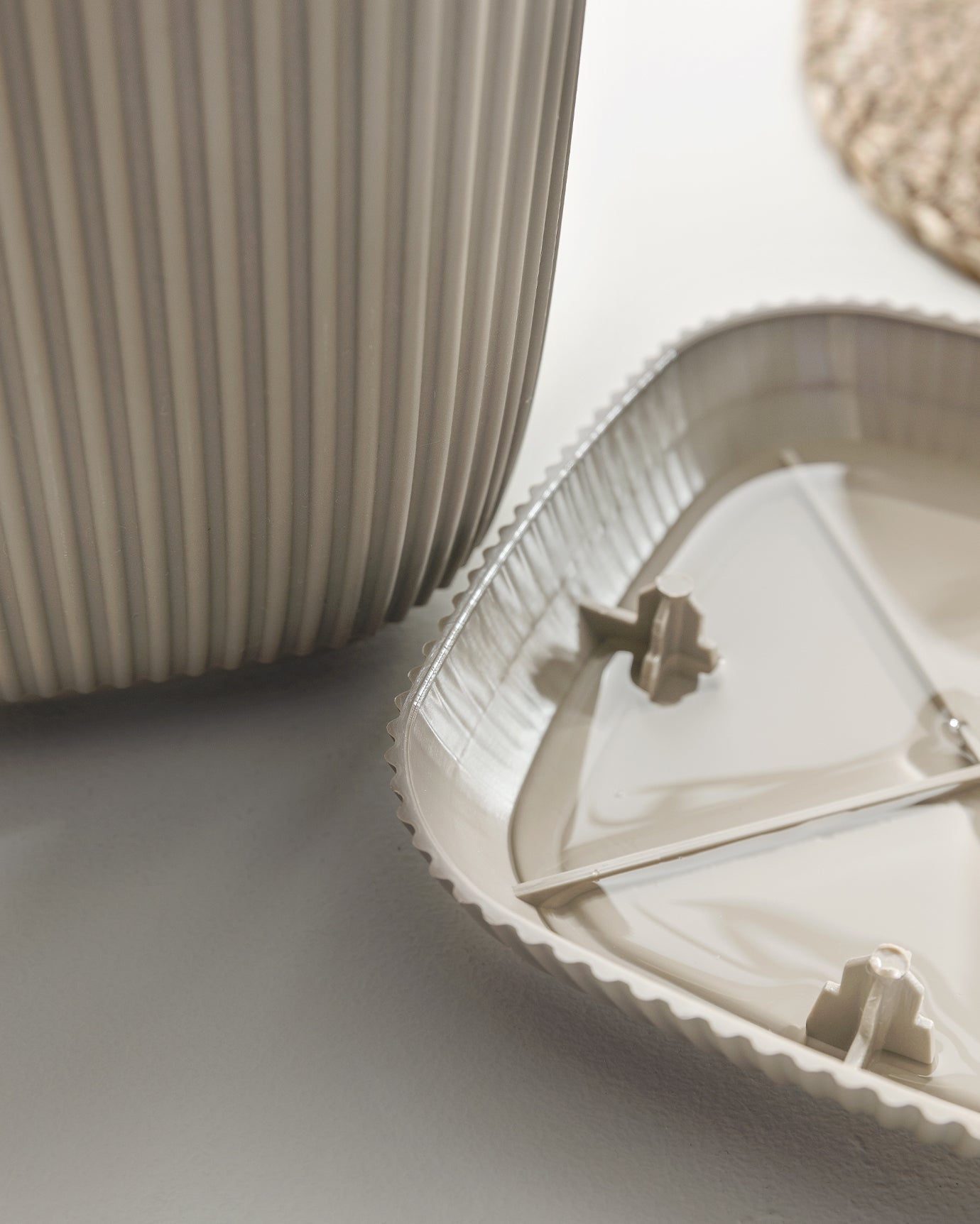 Abella  Flower Pot 1800 Ml - Madame Coco JO