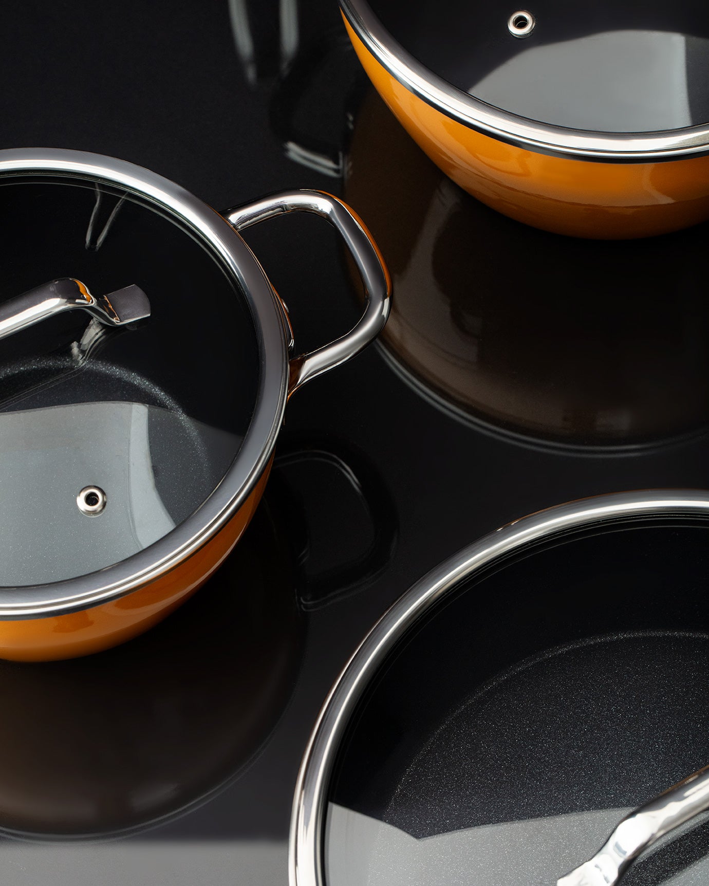 Titanium Enamelled Cookware Set - Madame Coco JO