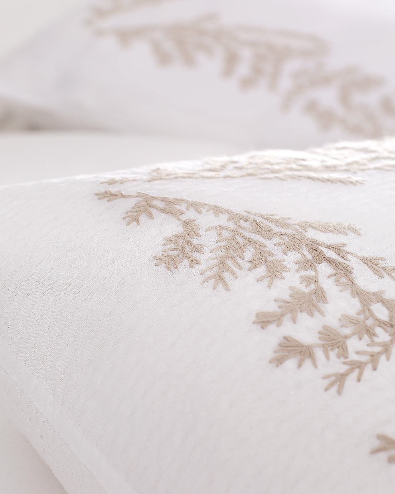 Linda King Size Duvet Cover Set - Embroidered Washed Seersucker - Madame Coco JO