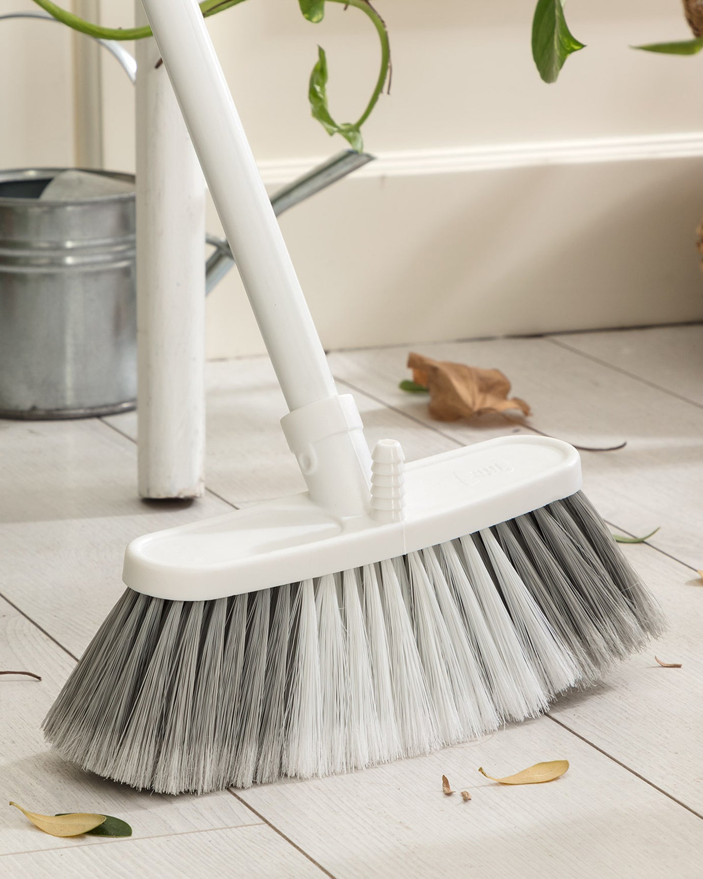 Graque Floor Cleaning Brush - Madame Coco JO