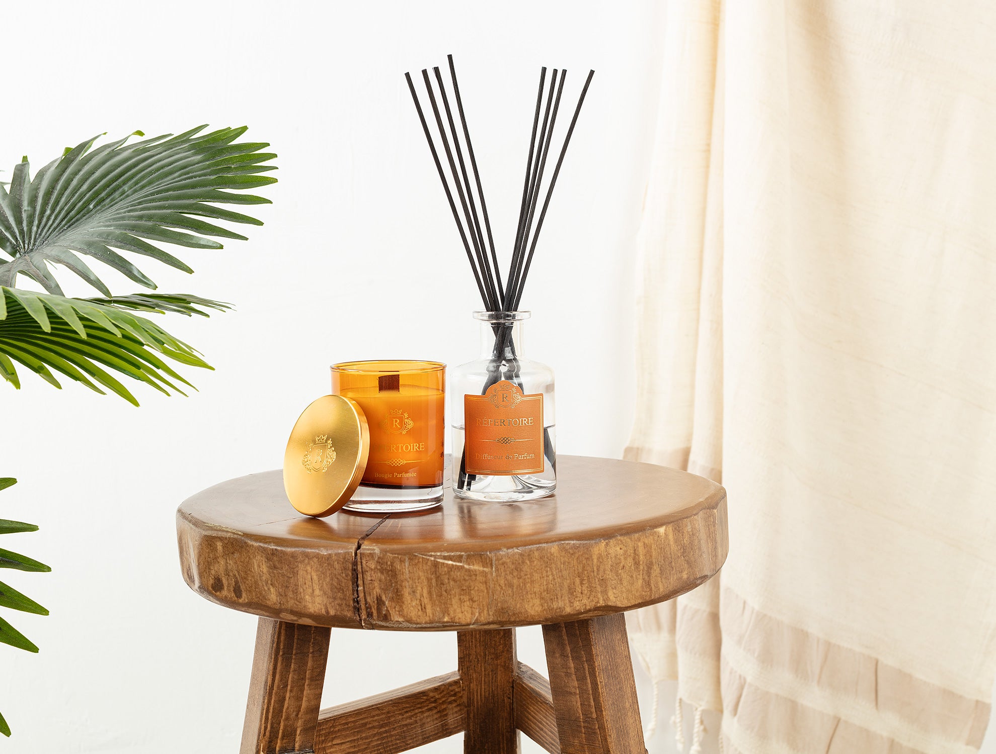Répertoire Scented Wooden Wick Glass Candle - Madame Coco JO