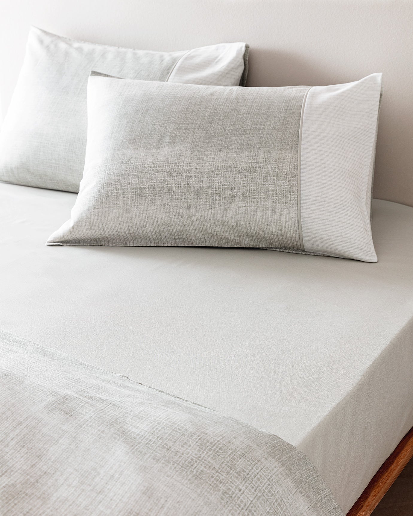 Adelya King Size  Duvet Cover Set - Coco Crep Patterned - Madame Coco JO