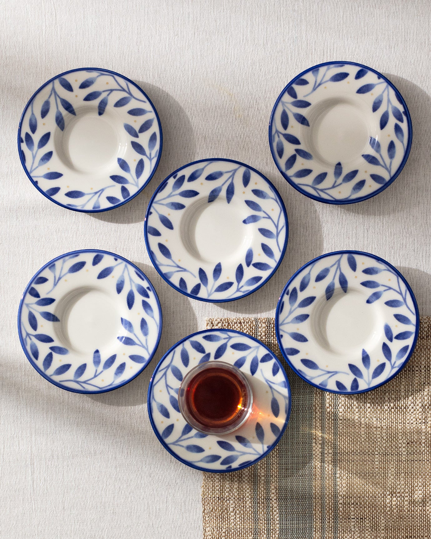 Luxe  Bifurquer 6-piece Tea Glass Saucer Set - Madame Coco JO