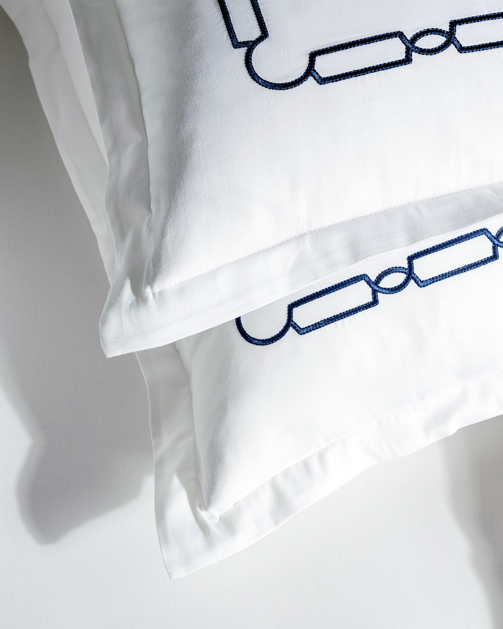 Lis King Size Duvet Cover Set - Embroidered - Satin - Madame Coco JO