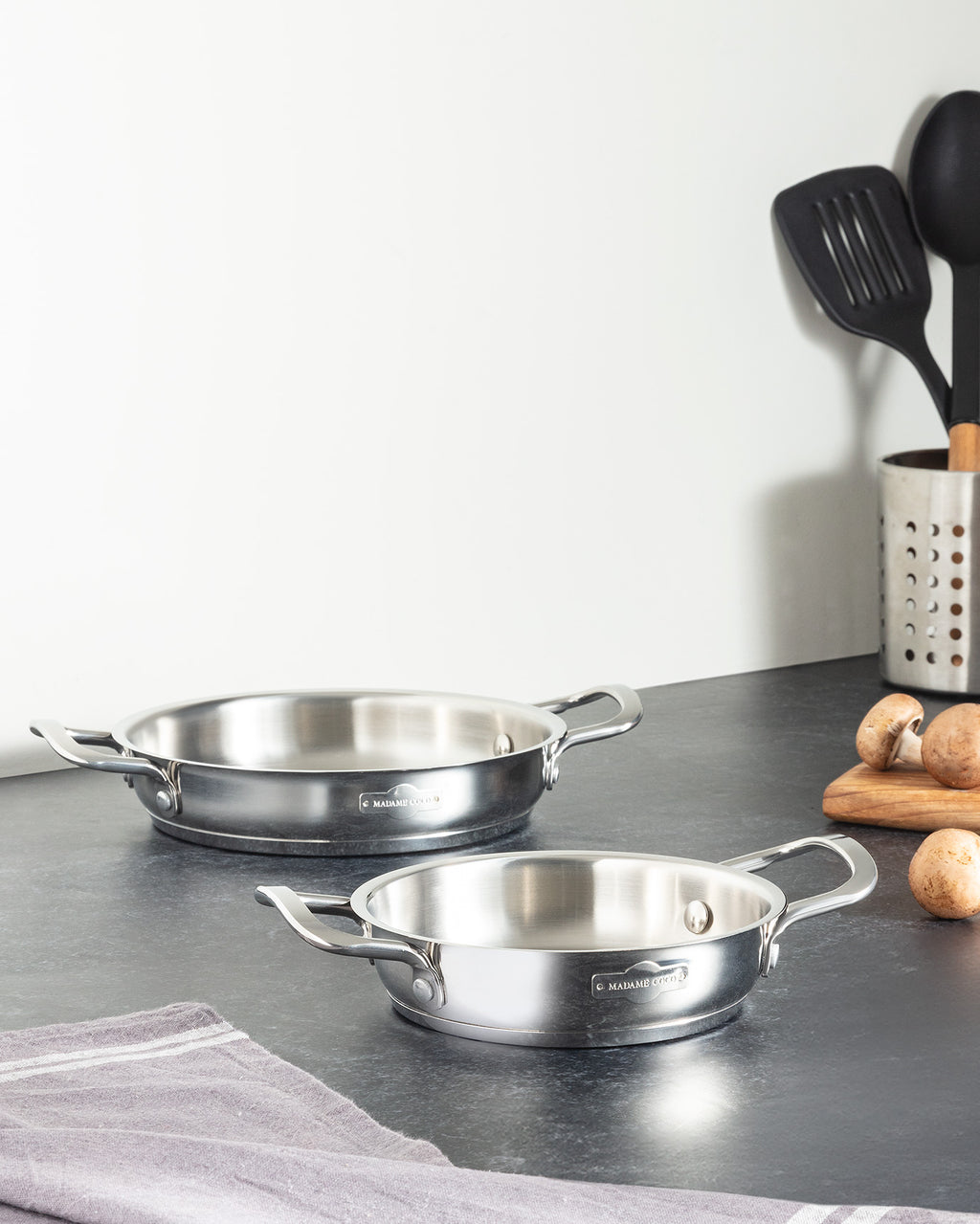 Eva 2 Pieces Shallow Pan - Madame Coco JO