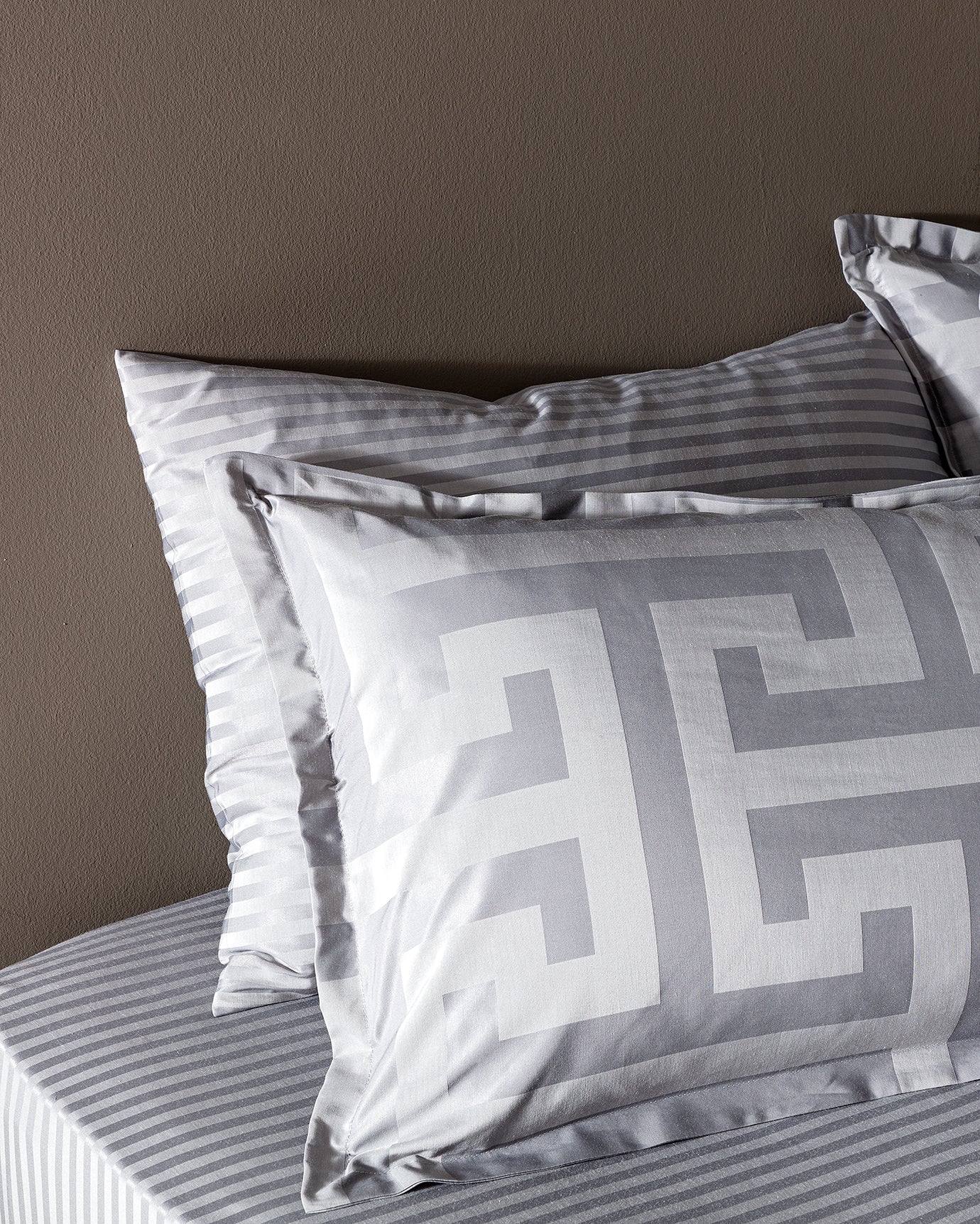 Belda King Size Duvet Cover Set - Jacquard Satin - Madame Coco JO