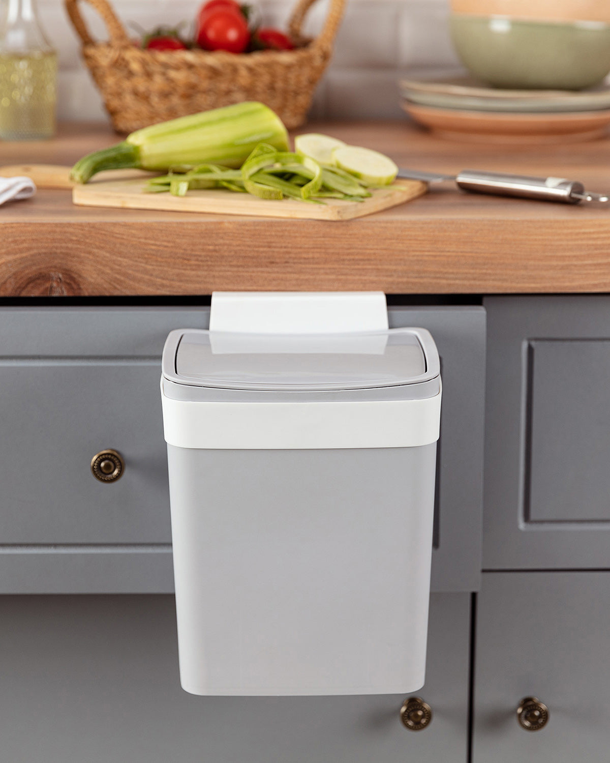 Olivier Switch Hanging Trash Can - Madame Coco JO