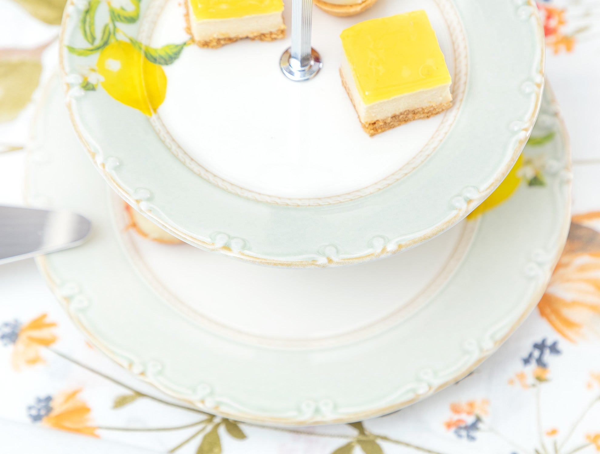 Lemon 2 Layer Cake Stand - Madame Coco JO