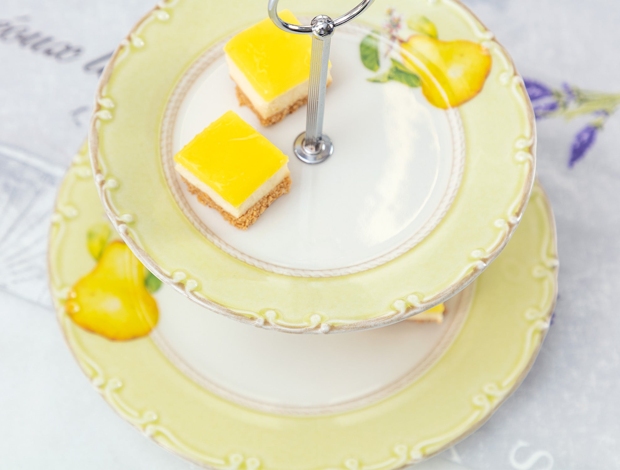 Pear 2 Layer Cake Stand - Madame Coco JO