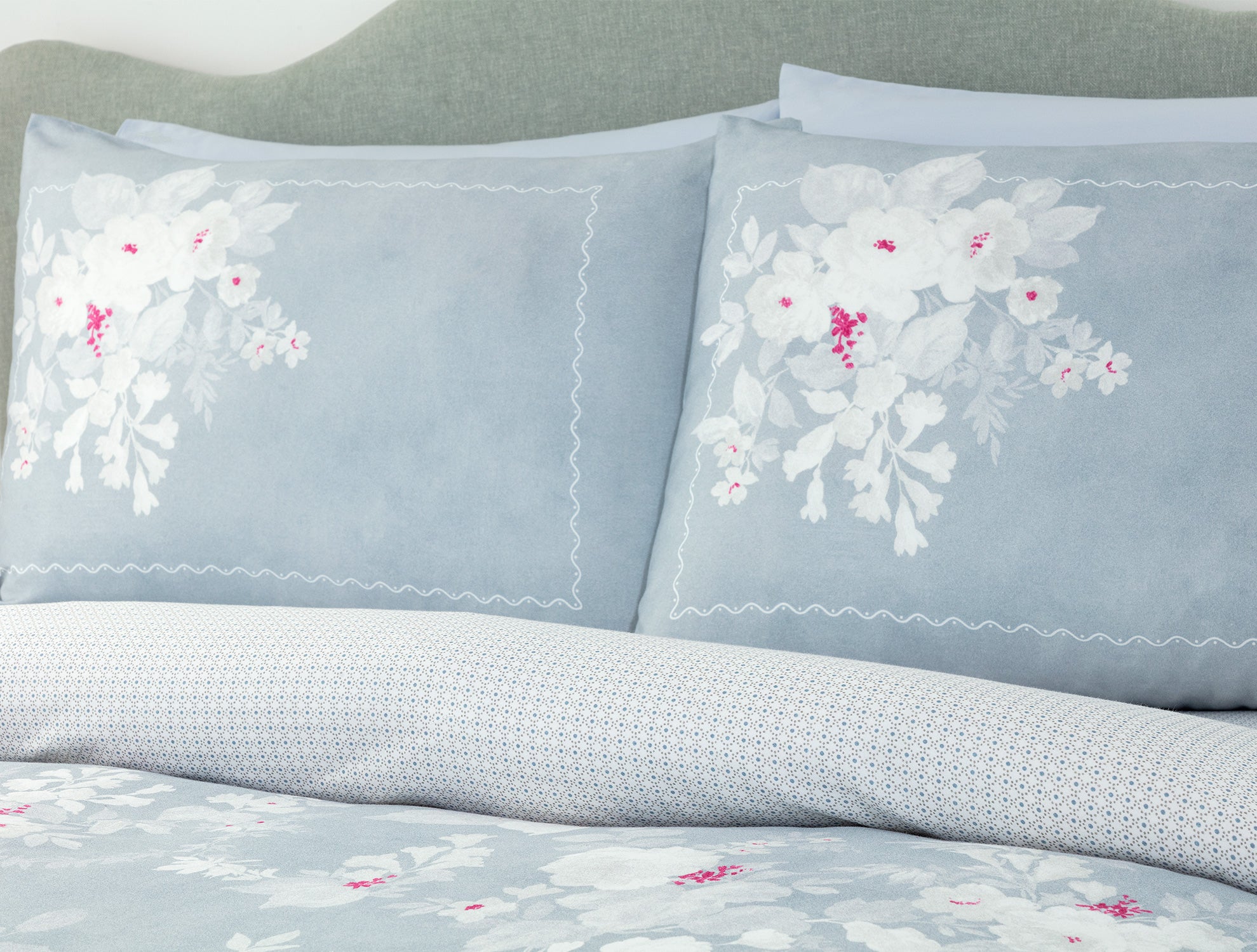 Curtice Double Size Bed Linen Set - Satin Patterned - Madame Coco JO