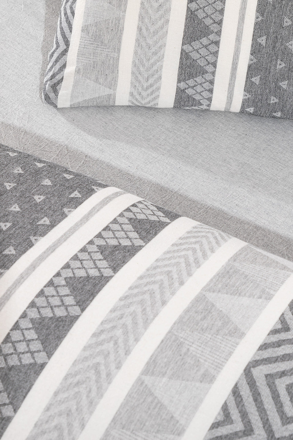 Semnoz Double Size Jacquard Duvet Cover Set - Madame Coco JO