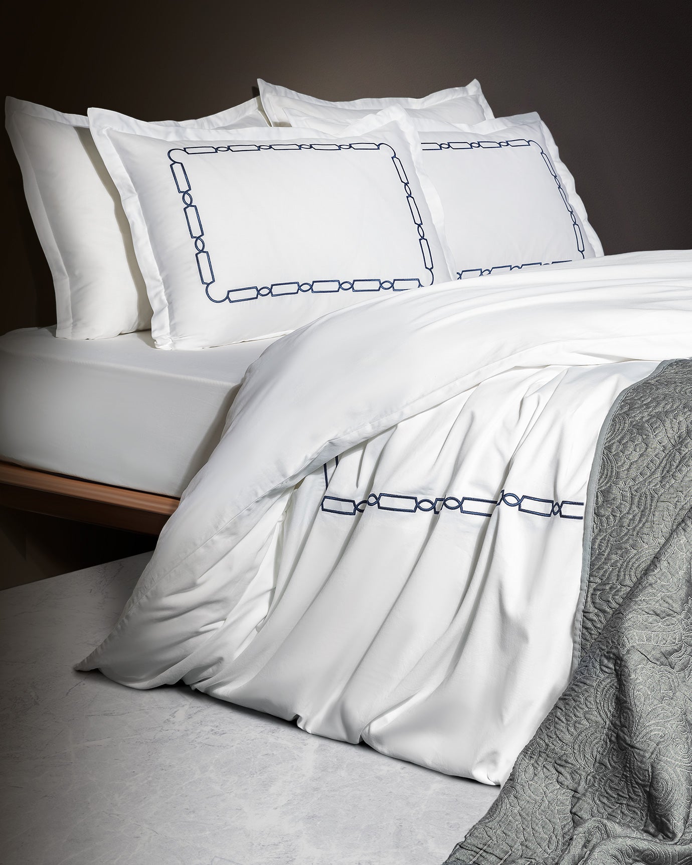 Lis King Size Duvet Cover Set - Embroidered - Satin - Madame Coco JO