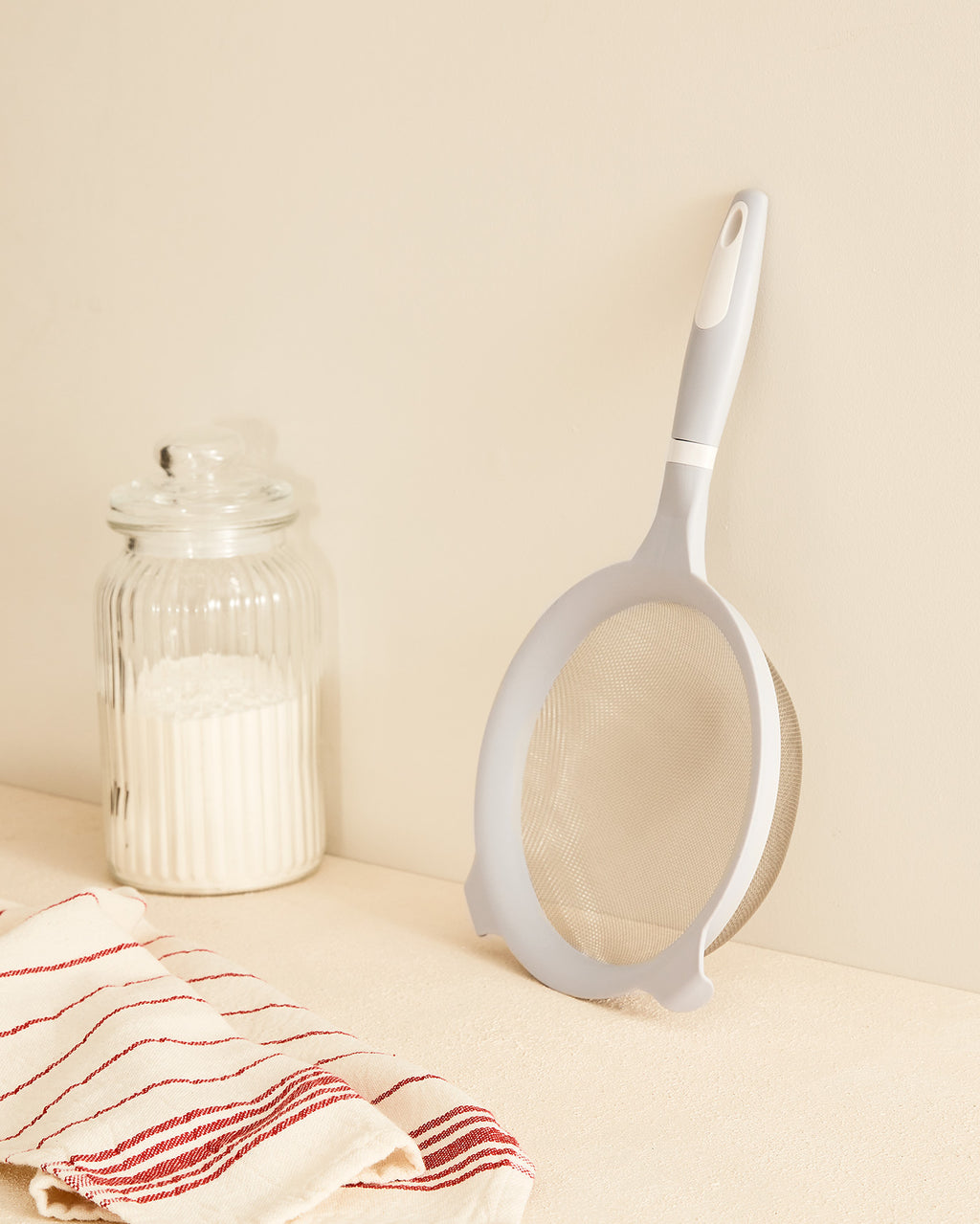Delphine Strainer With Handle 19cm - Madame Coco JO