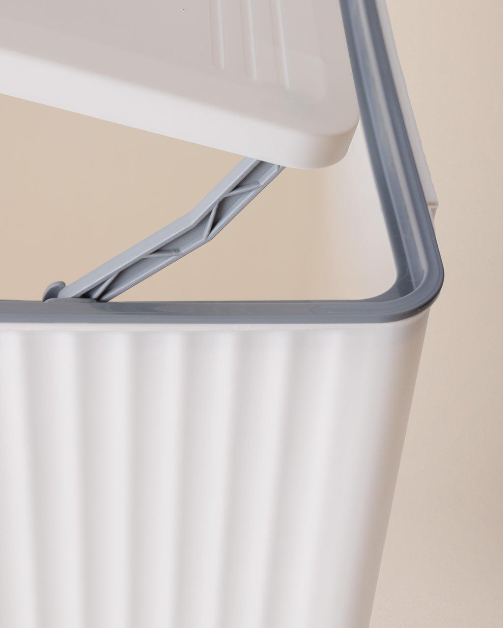 Ninon Hanging Trash Can12 - Madame Coco JO
