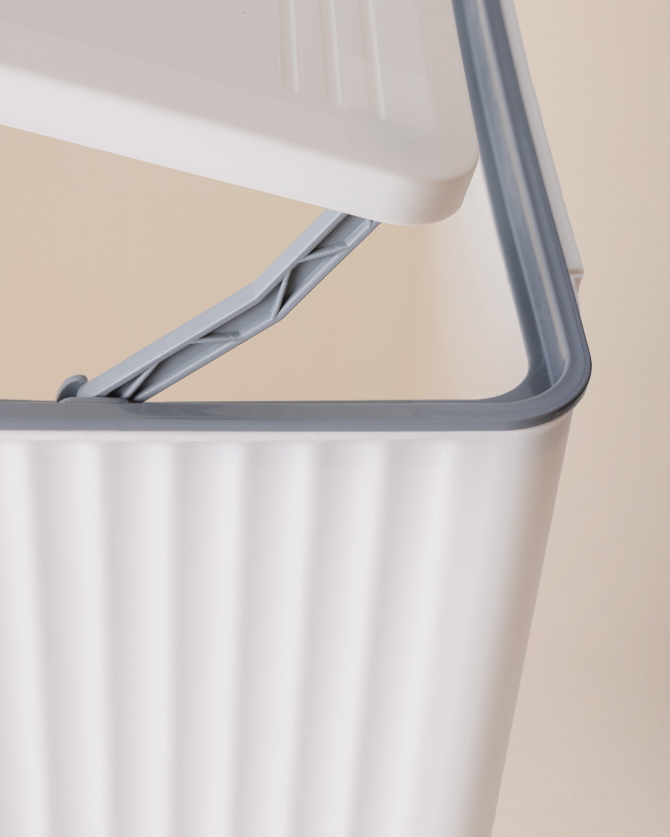 Ninon Hanging Trash Can12 - Madame Coco JO