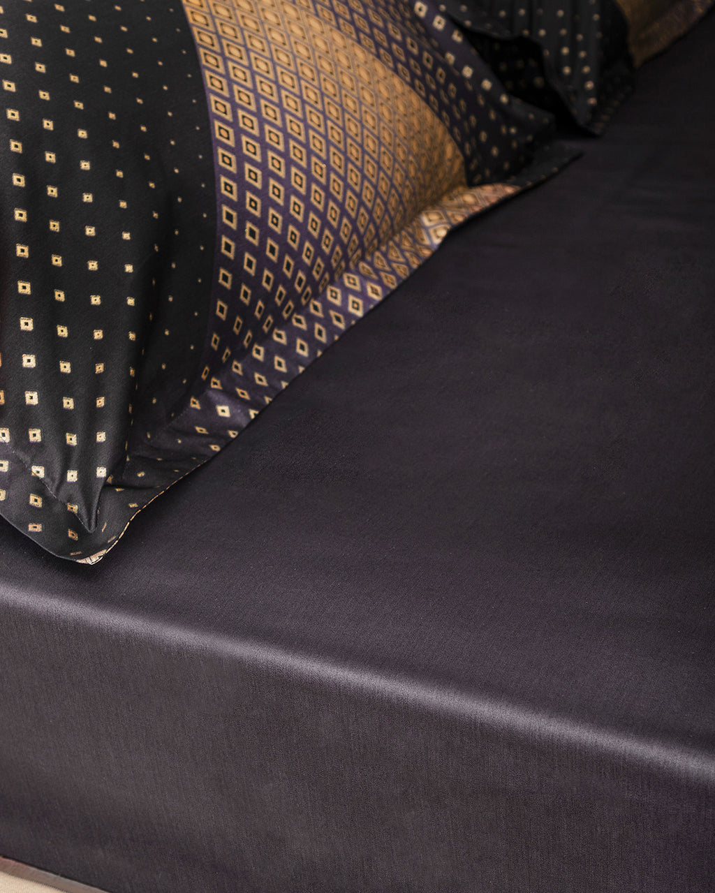 Aleon King Size  Luxury Satin Duvet Cover Set - Madame Coco JO