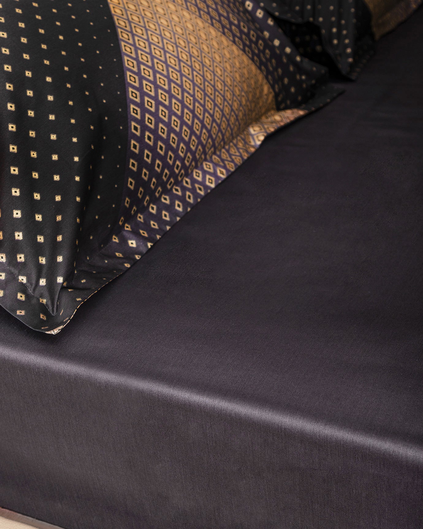 Aleon King Size  Luxury Satin Duvet Cover Set - Madame Coco JO