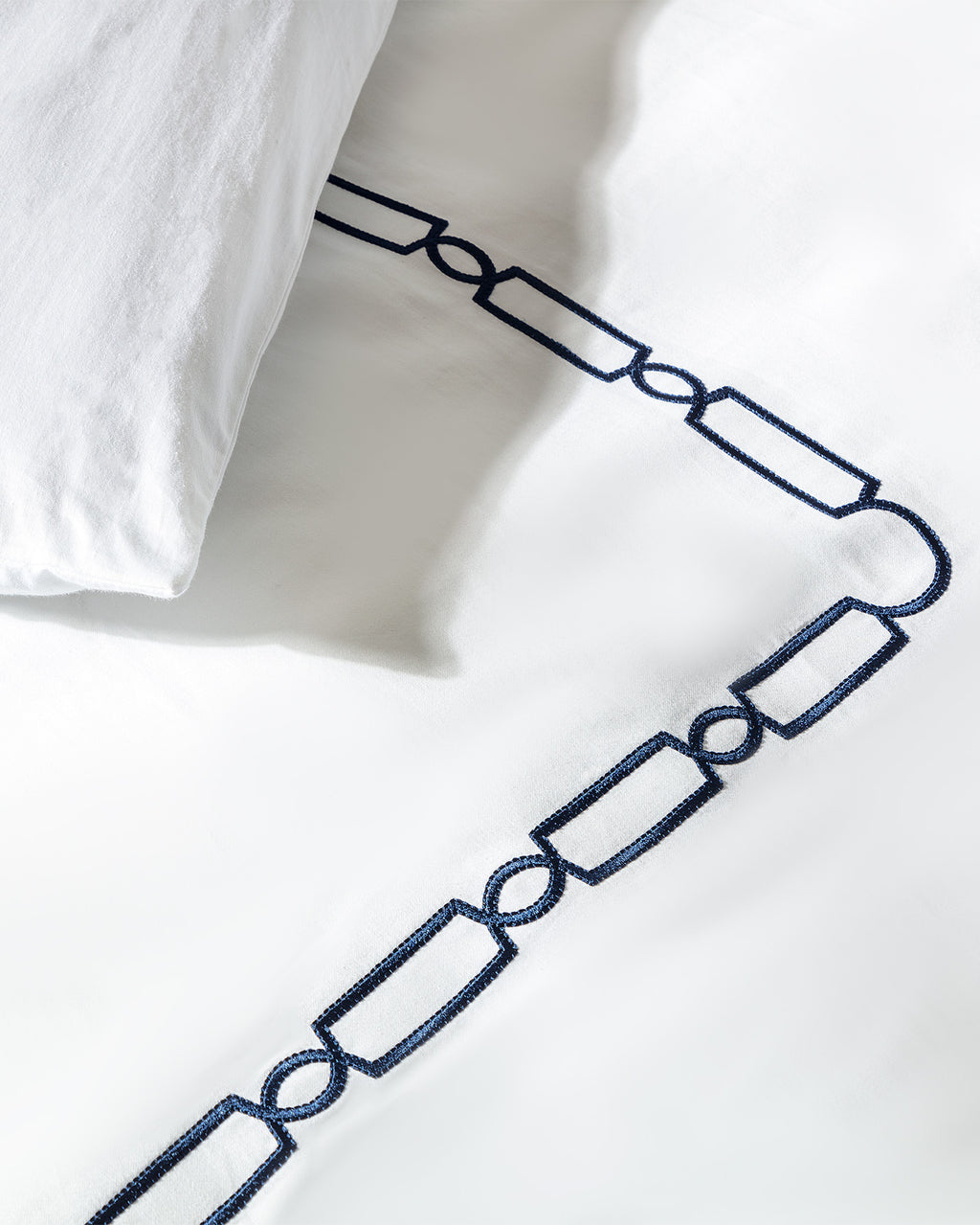 Lis King Size Duvet Cover Set - Embroidered - Satin - Madame Coco JO