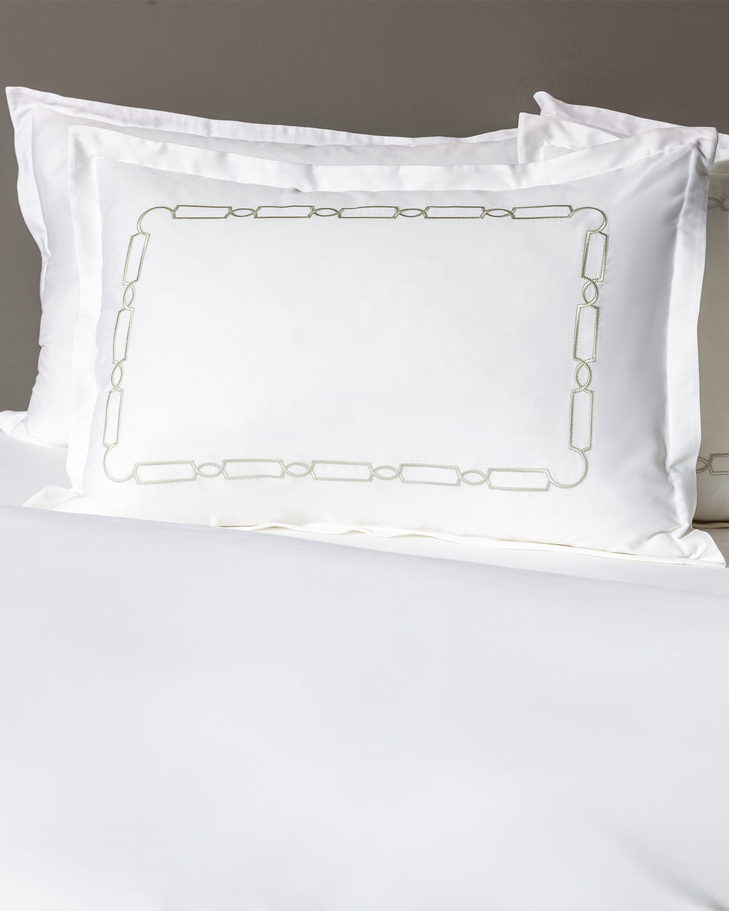 Lis King Size Duvet Cover Set - Embroidered - Satin - Madame Coco JO