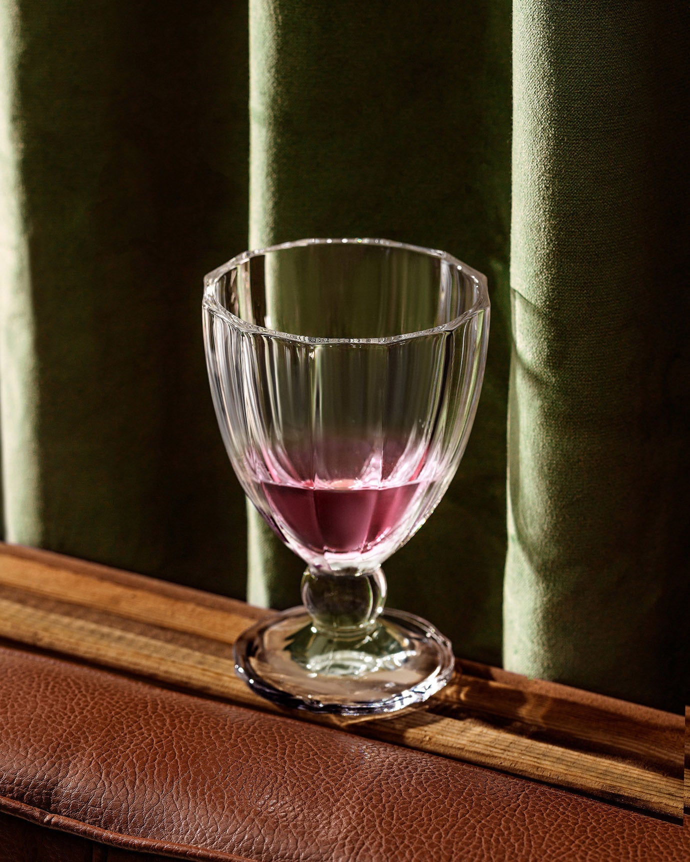 Fiona 4-piece Tall Wine Glass Set - Madame Coco JO