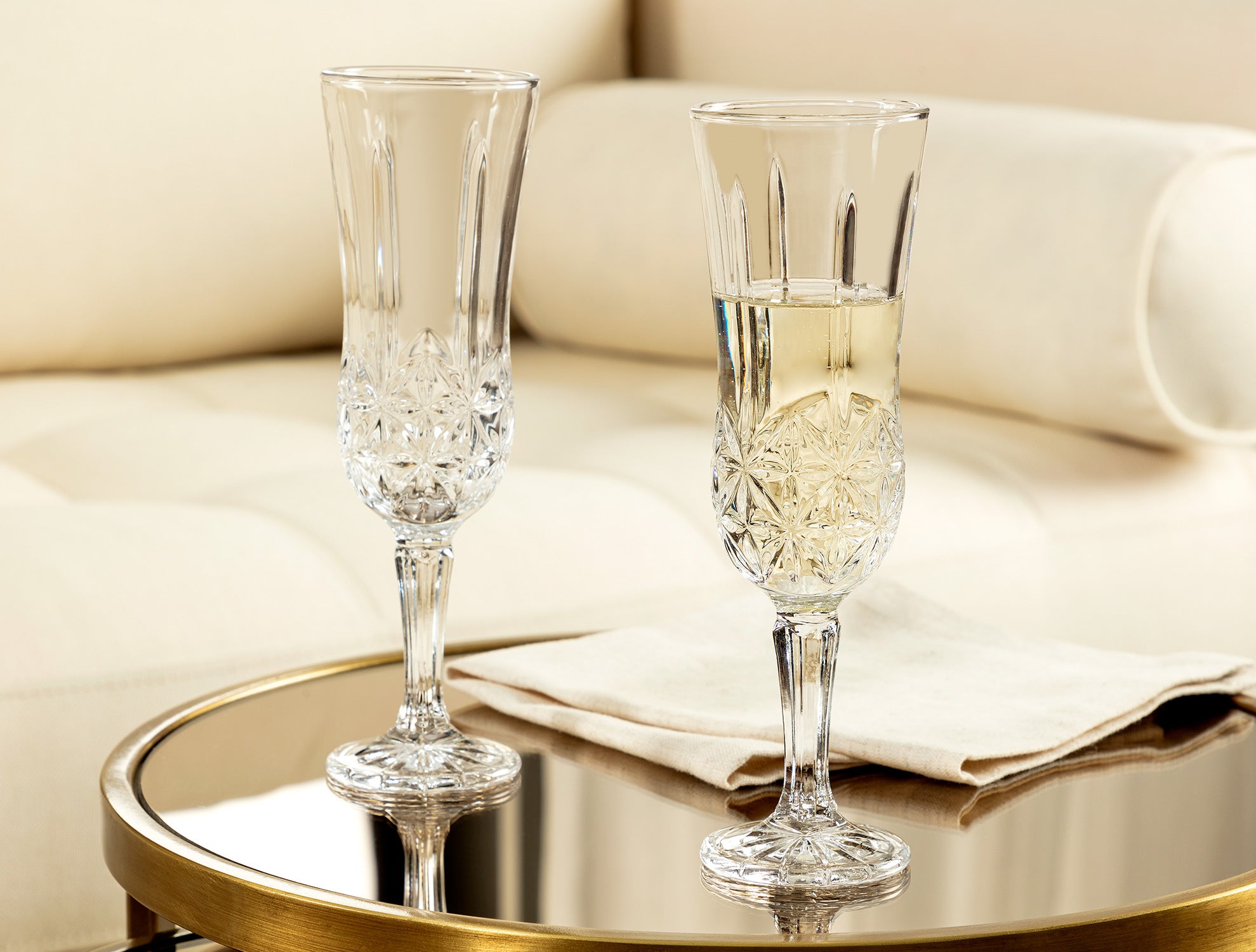 Estee 4-piece Tall Slim Wine Glass Set - Madame Coco JO