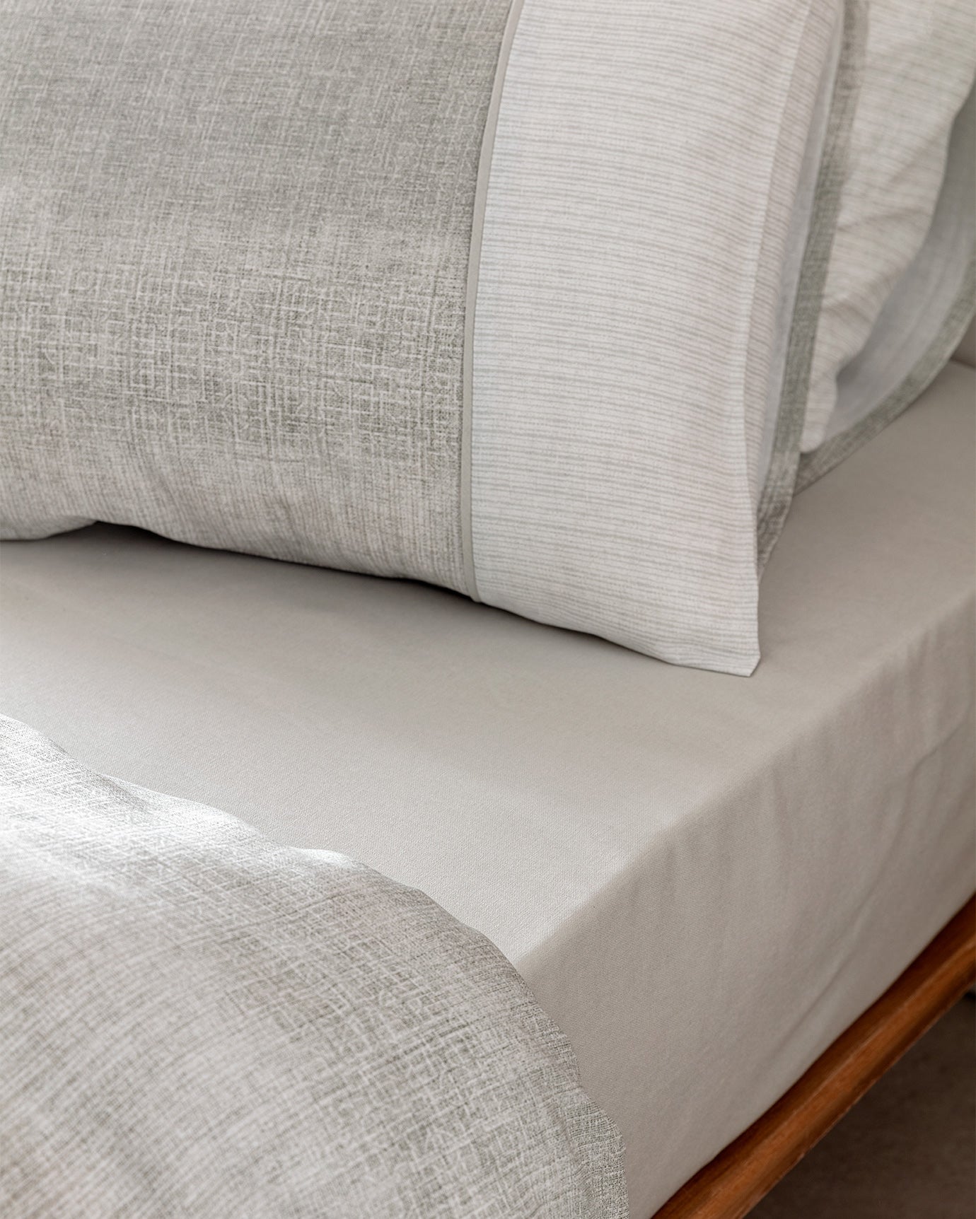 Adelya King Size  Duvet Cover Set - Coco Crep Patterned - Madame Coco JO