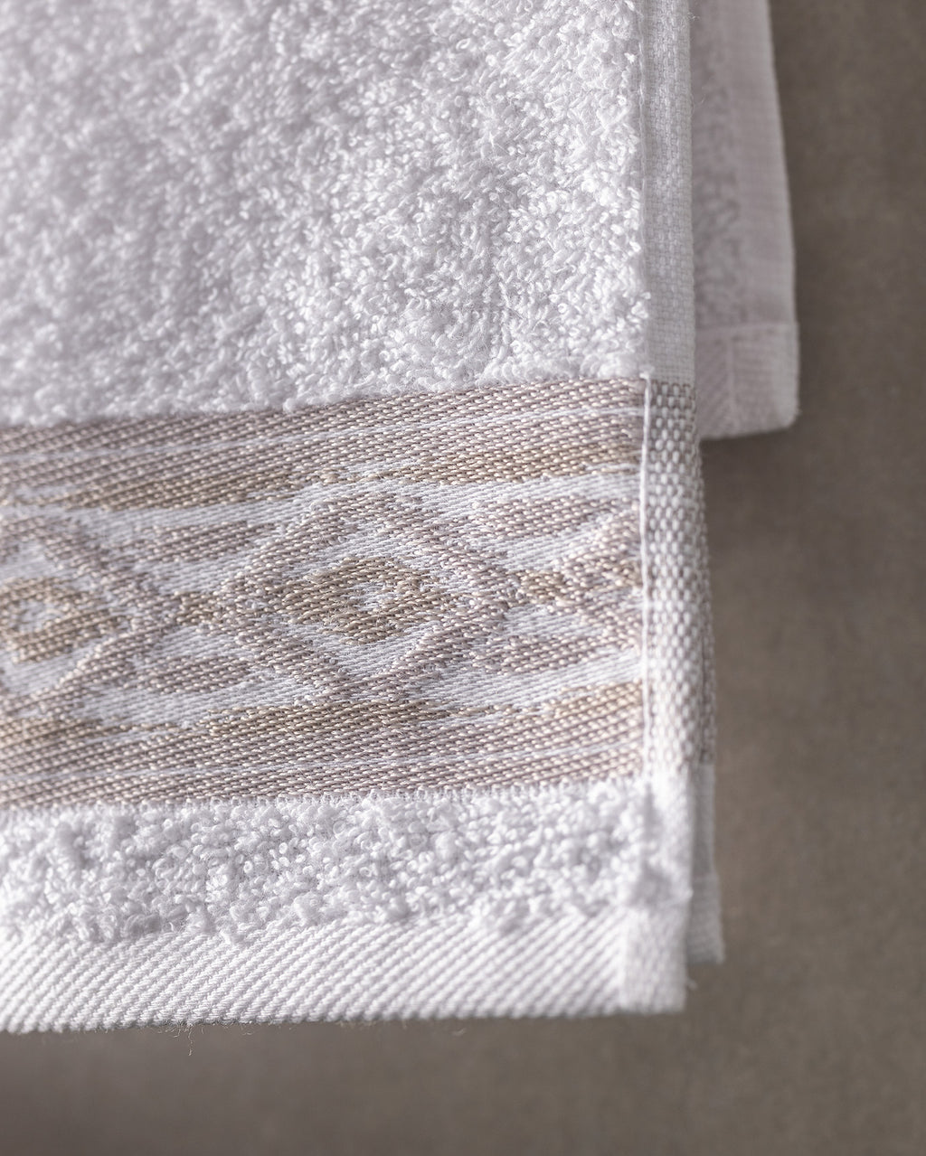 Daine 4 Pack Hand Towel - Madame Coco JO