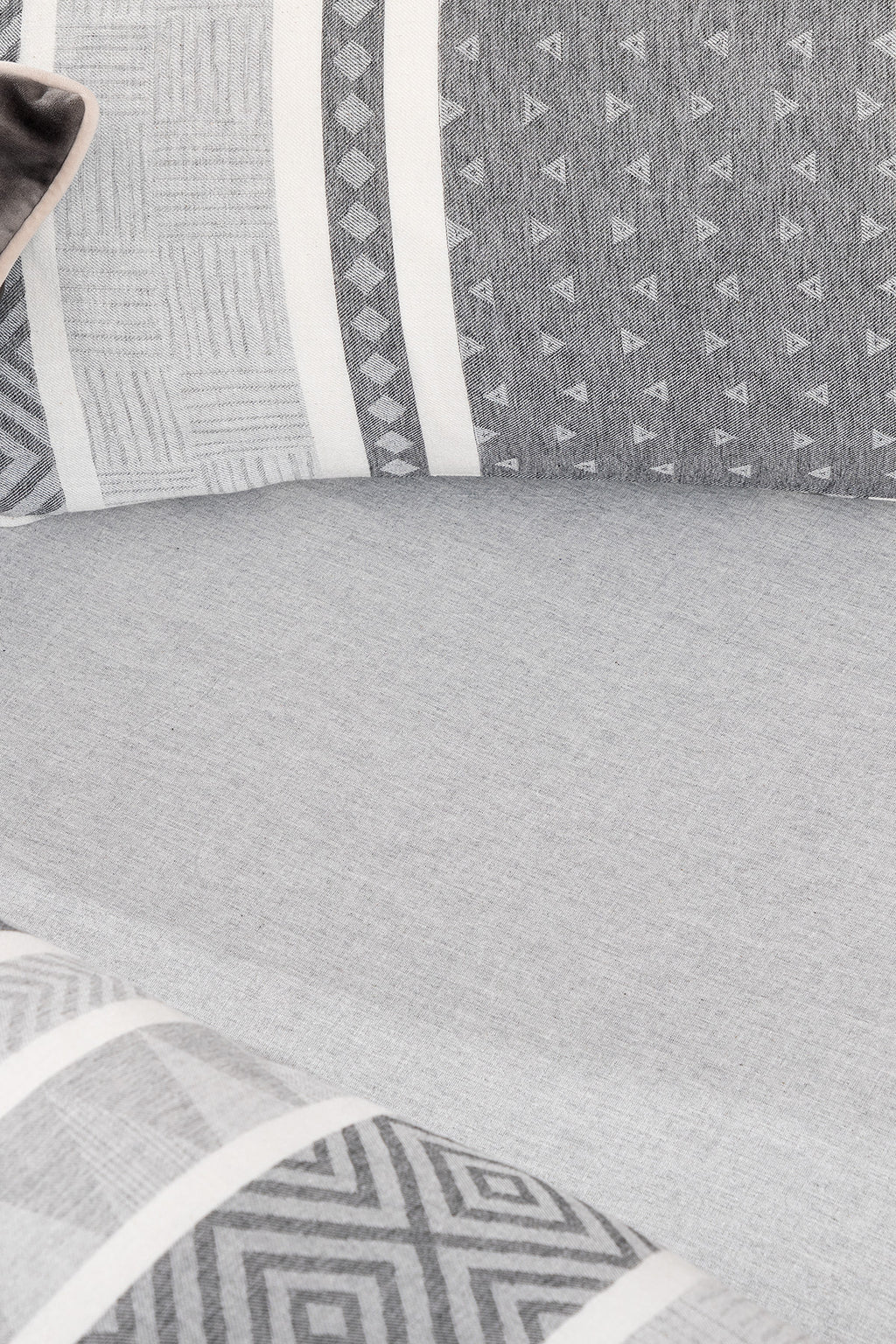 Semnoz Double Size Jacquard Duvet Cover Set - Madame Coco JO