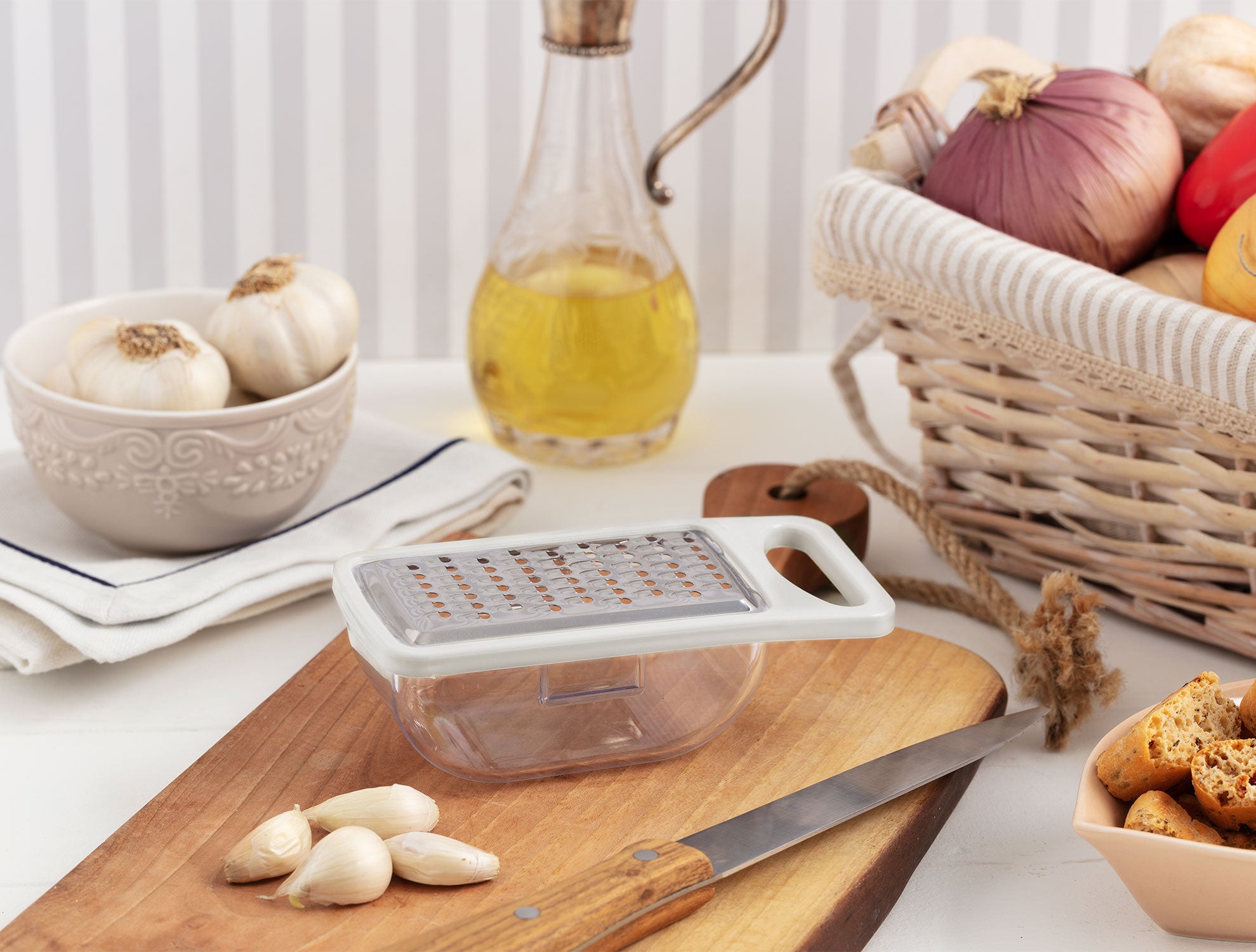 Garlic And Cheese Grater With Bowl - Madame Coco JO