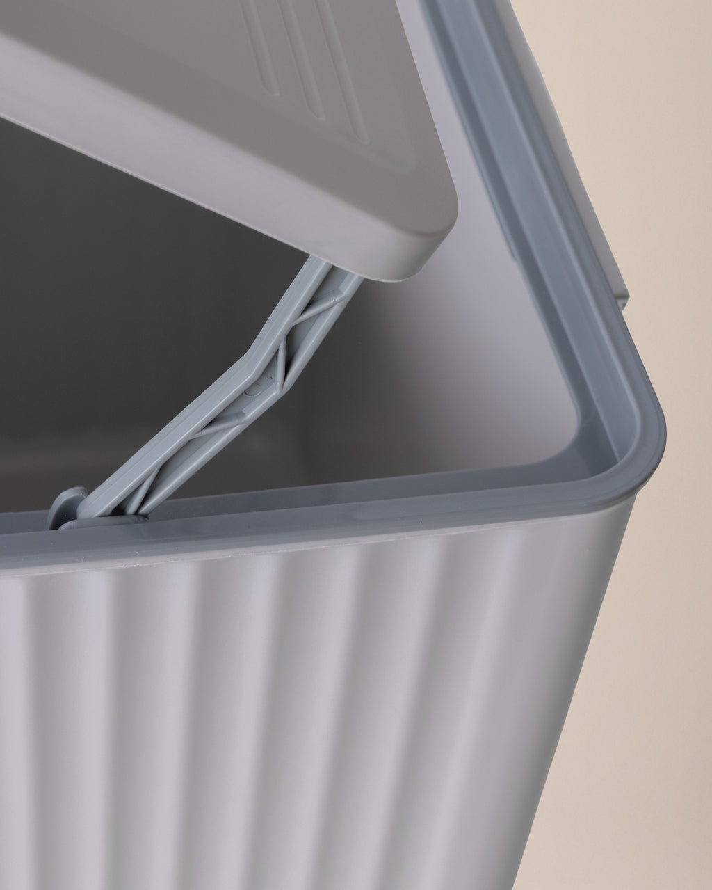 Ninon Hanging Trash Can12 - Madame Coco JO