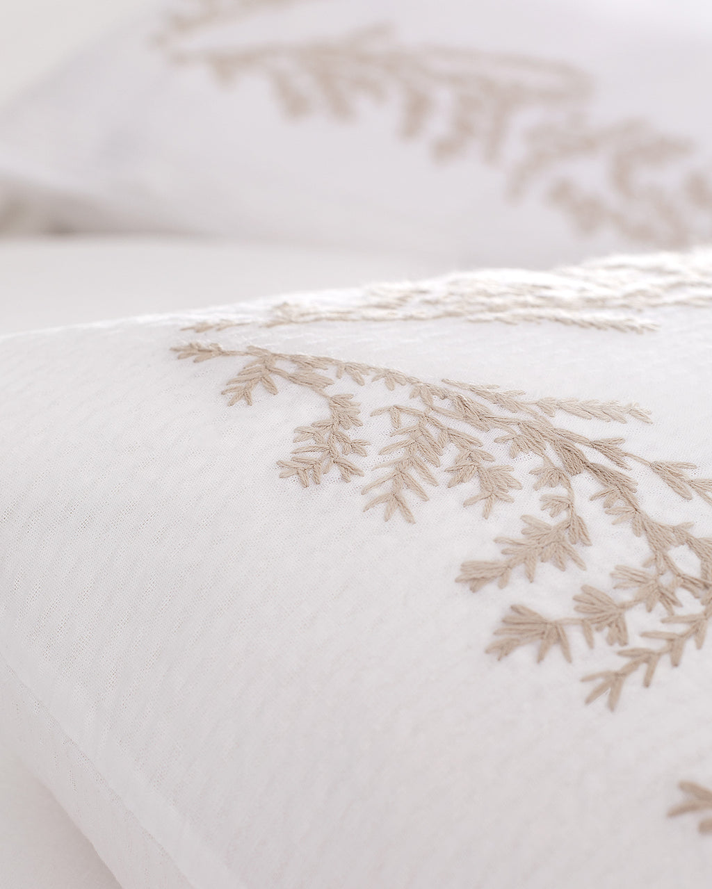 Linda Double Size Duvet Cover Set - Embroidered Washed Seersucker - Madame Coco JO