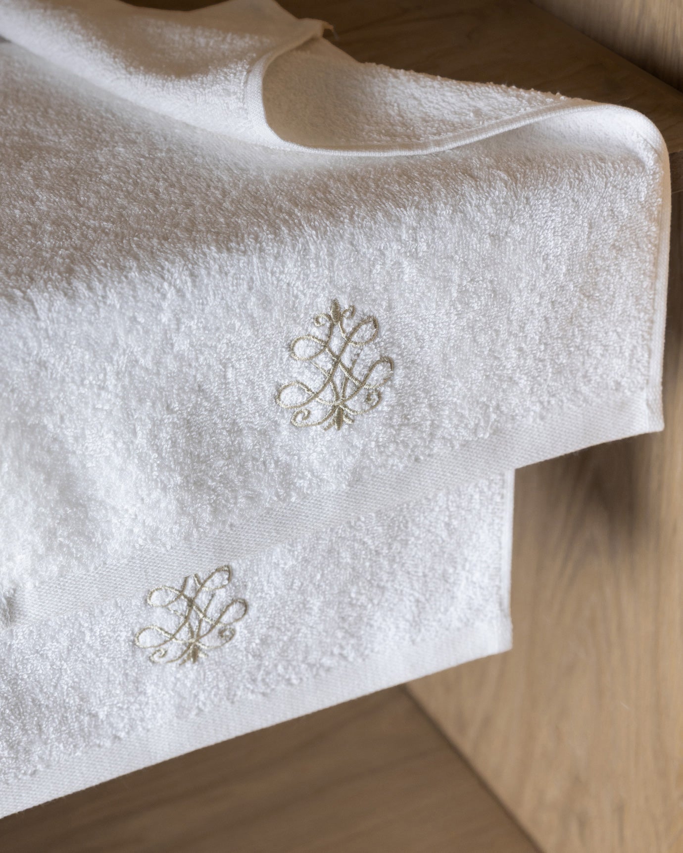 Marene    Embroidered Set Of 2 Hand Towels - Madame Coco JO