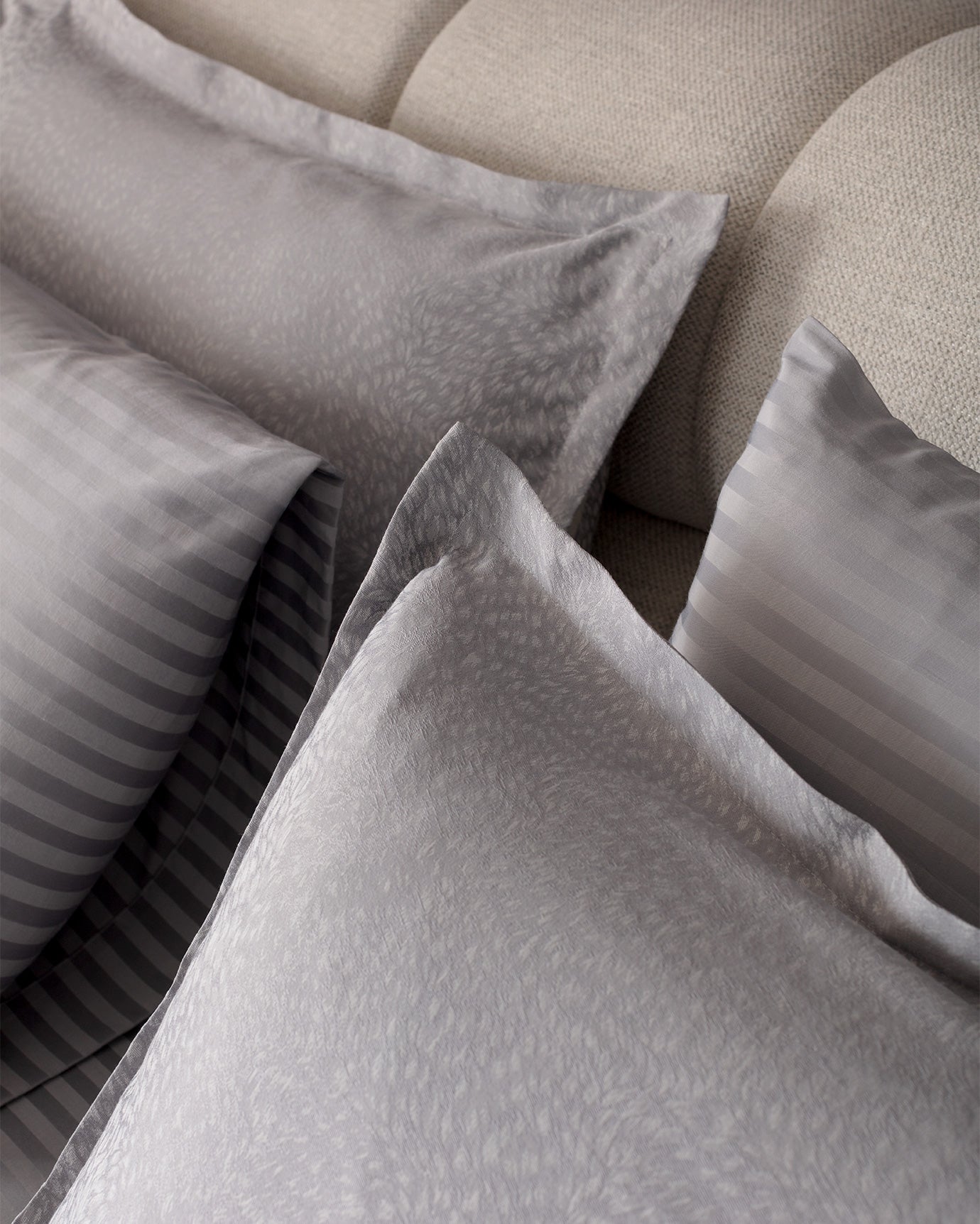 Andre King Size Duvet Cover Set - Jacquard Satin - Madame Coco JO
