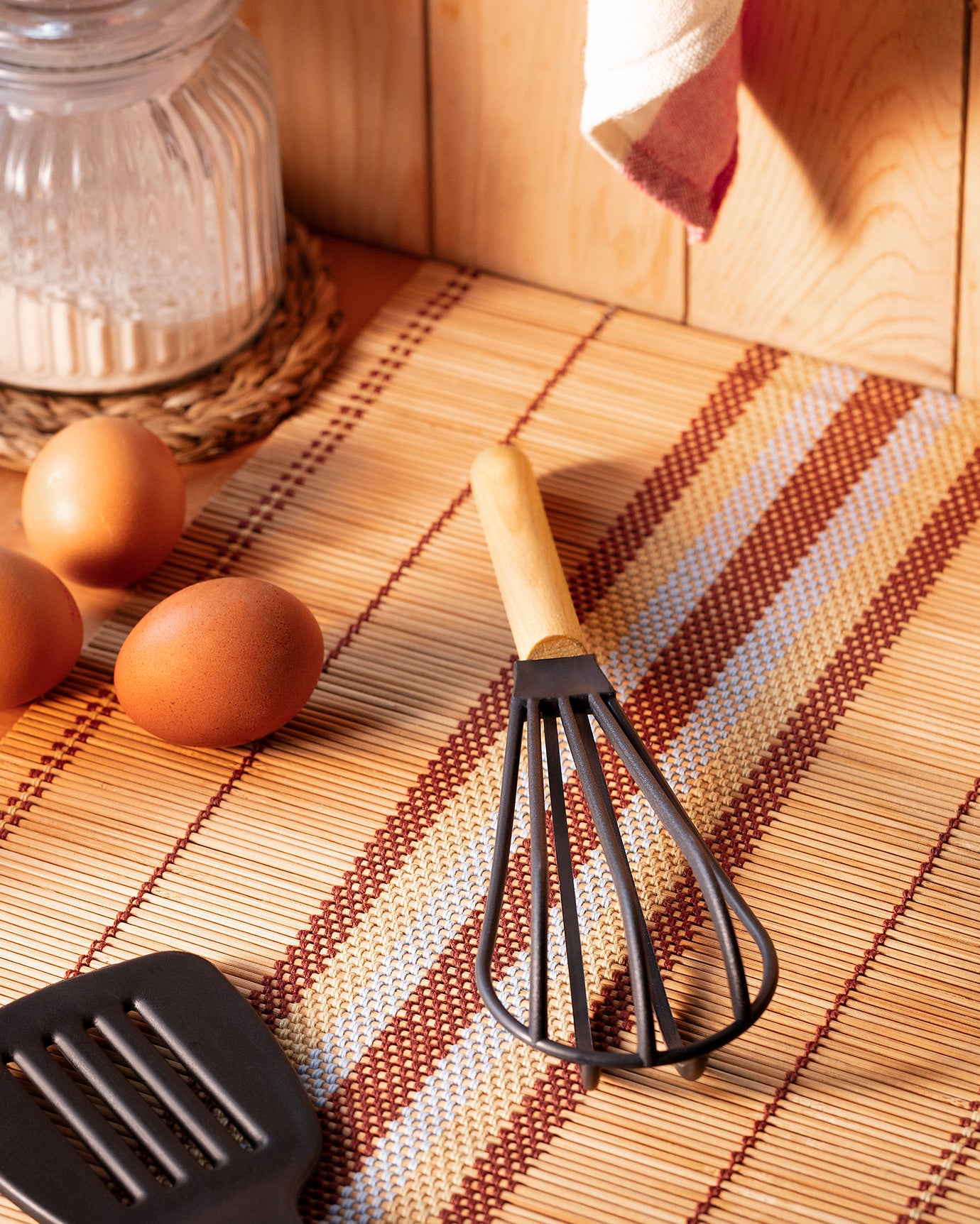 Mixer With Wooden Handle - Madame Coco JO