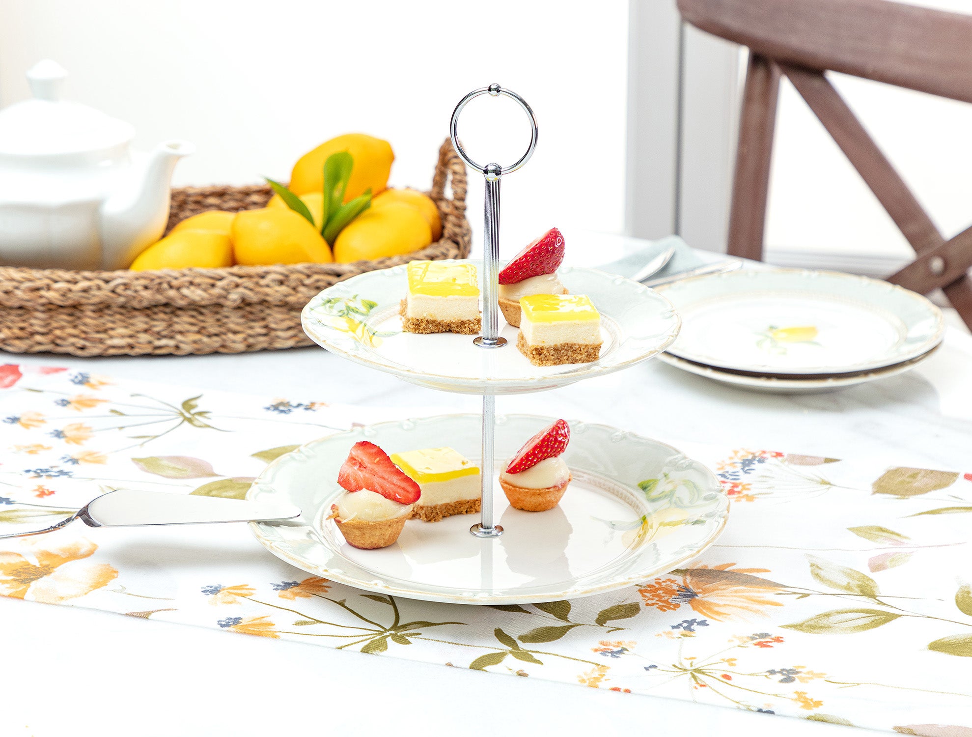 Lemon 2 Layer Cake Stand - Madame Coco JO