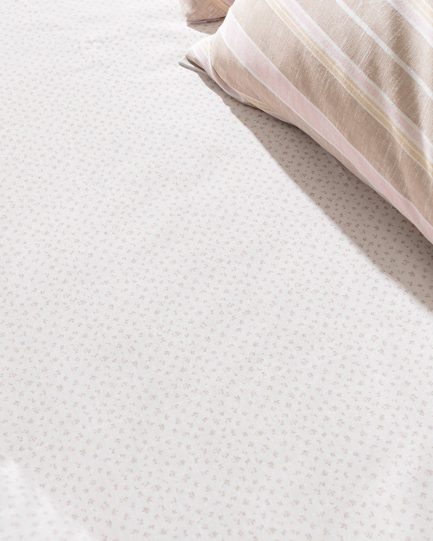 Darvell Double Size Duvet Cover Set - Madame Coco JO