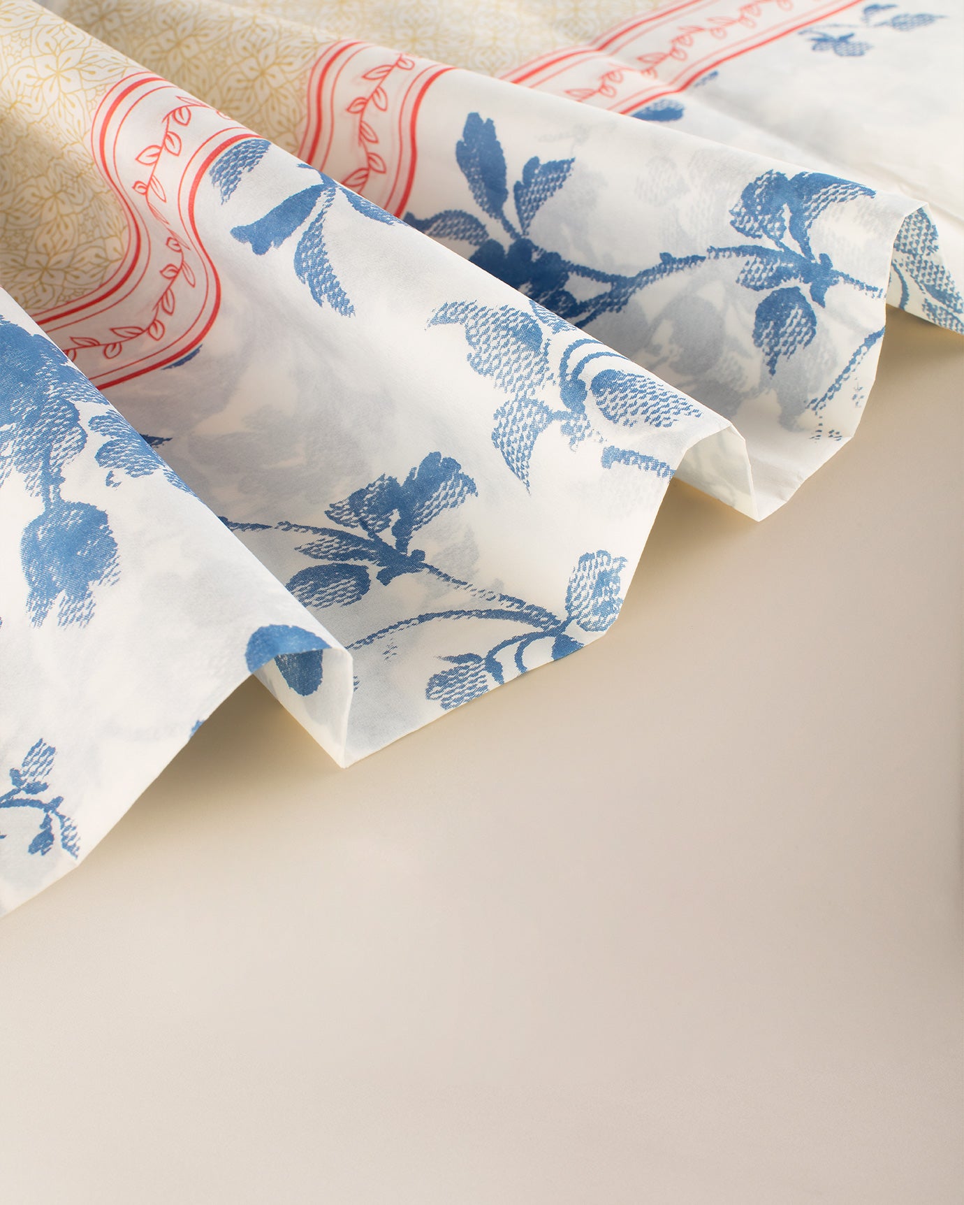 Laurette Disposable Tablecloth - Madame Coco JO