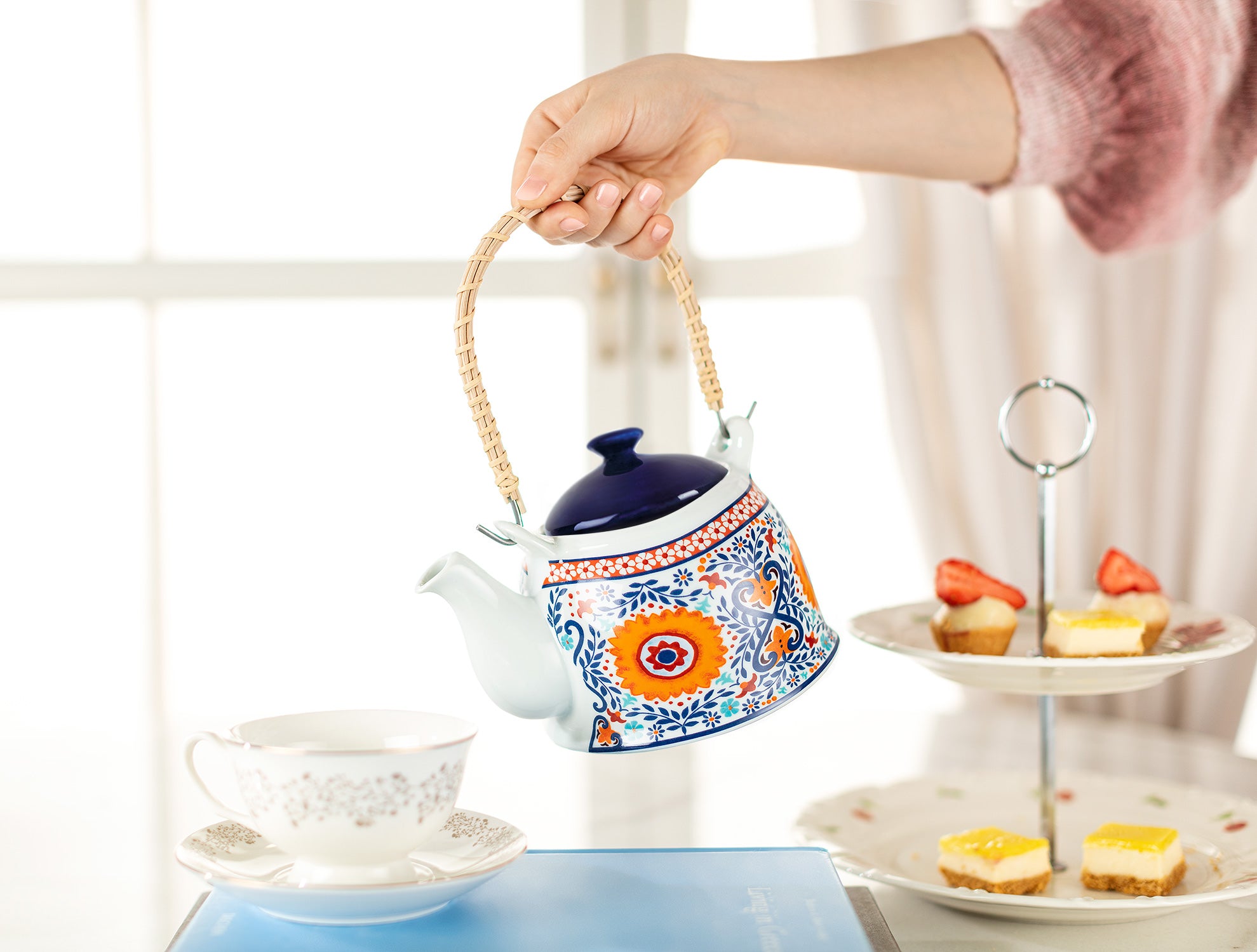 Nostalgic Daisy Teapot - Madame Coco JO