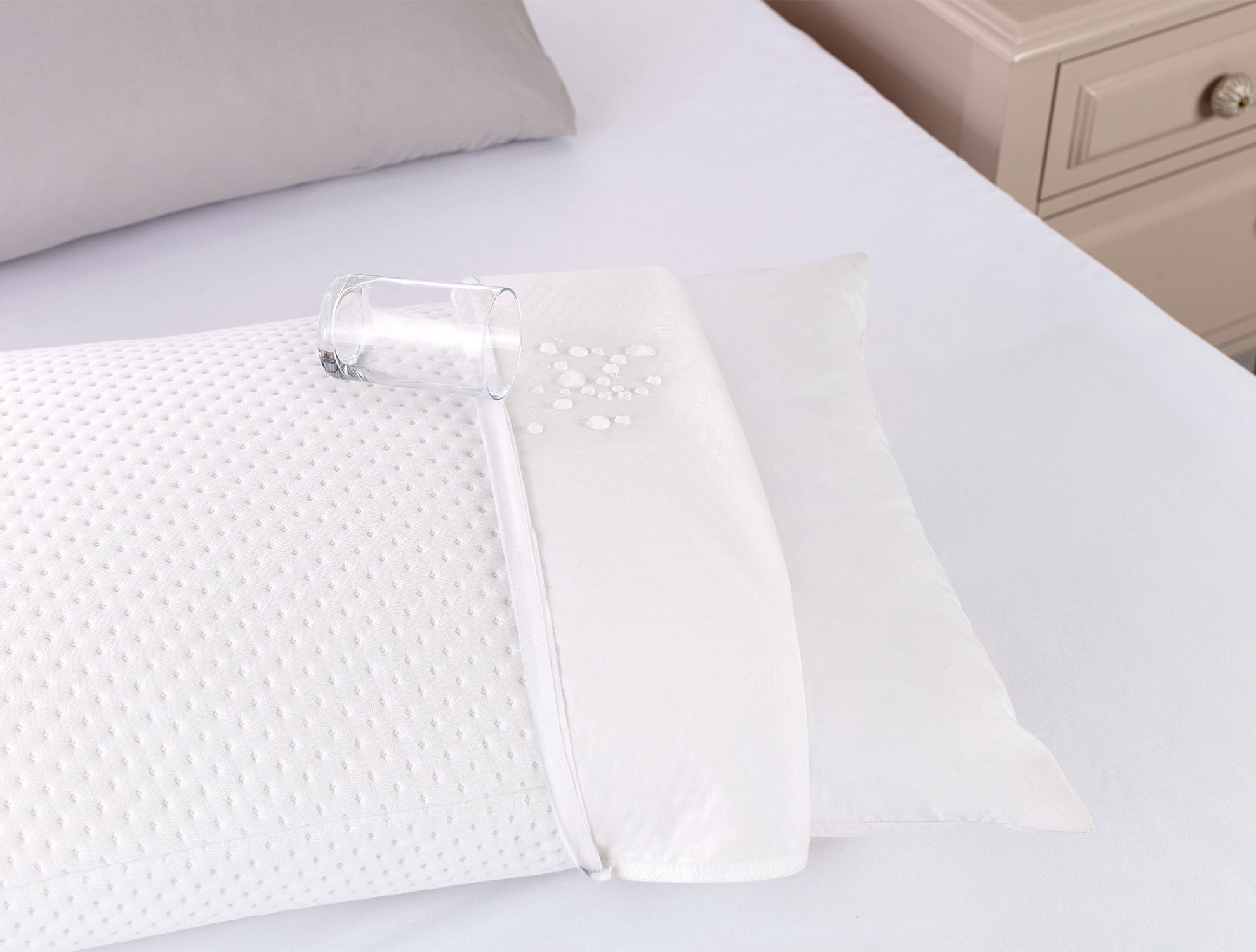 Elicia Waterproof Pillow Protector - Madame Coco JO