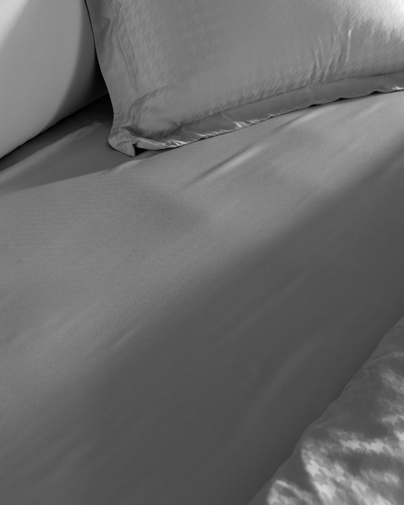 Lune King Size Bamboo Satin Duvet Cover Set - Madame Coco JO