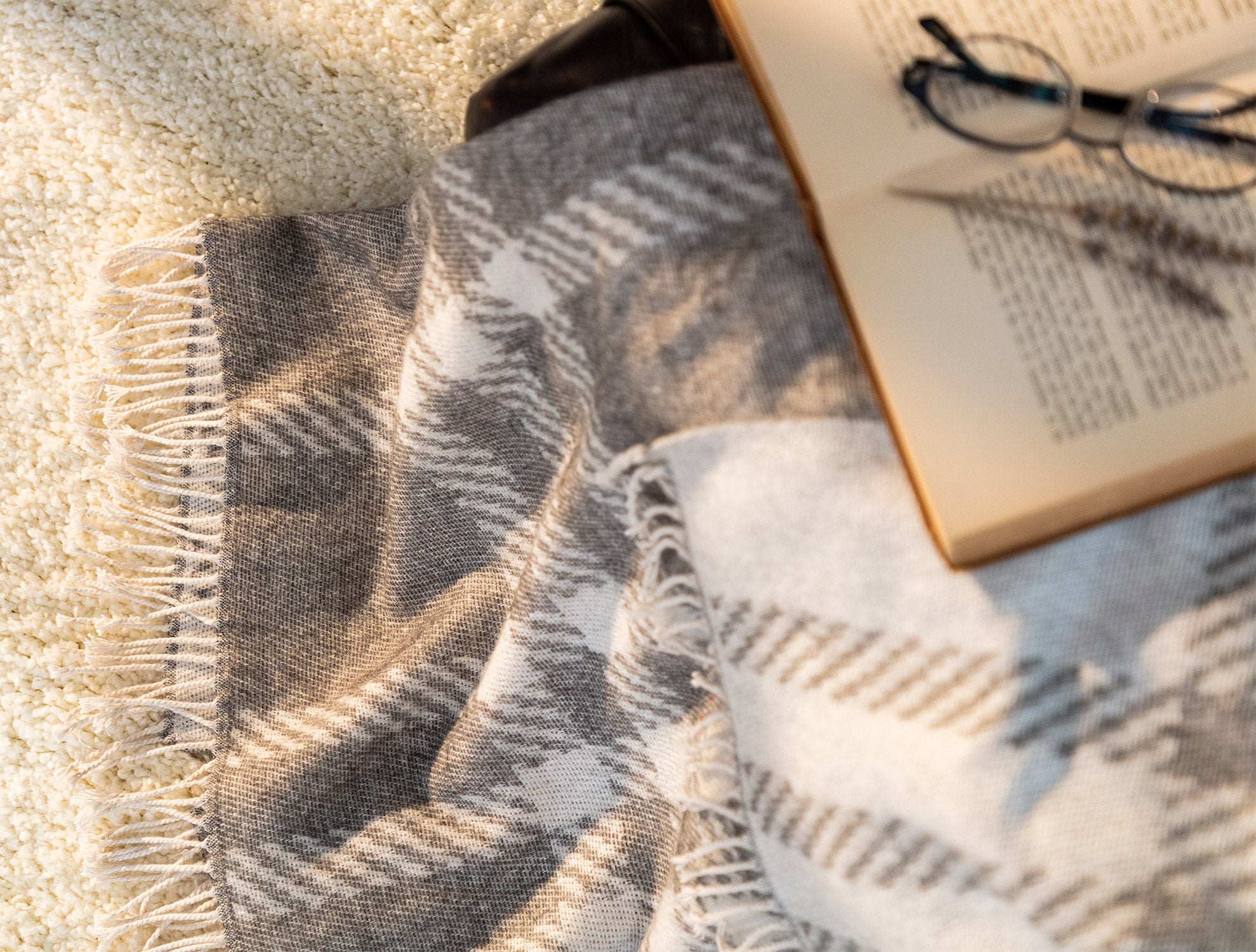 Katriane Throw Blanket - Madame Coco JO