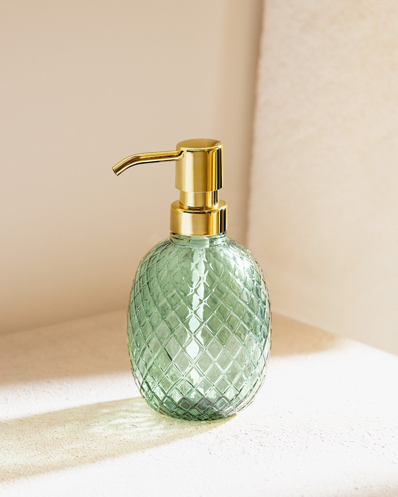 Tracy Layer Soap Dispenser - Madame Coco JO